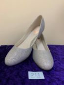 Designer Shoes Silver Size 41 Code 211