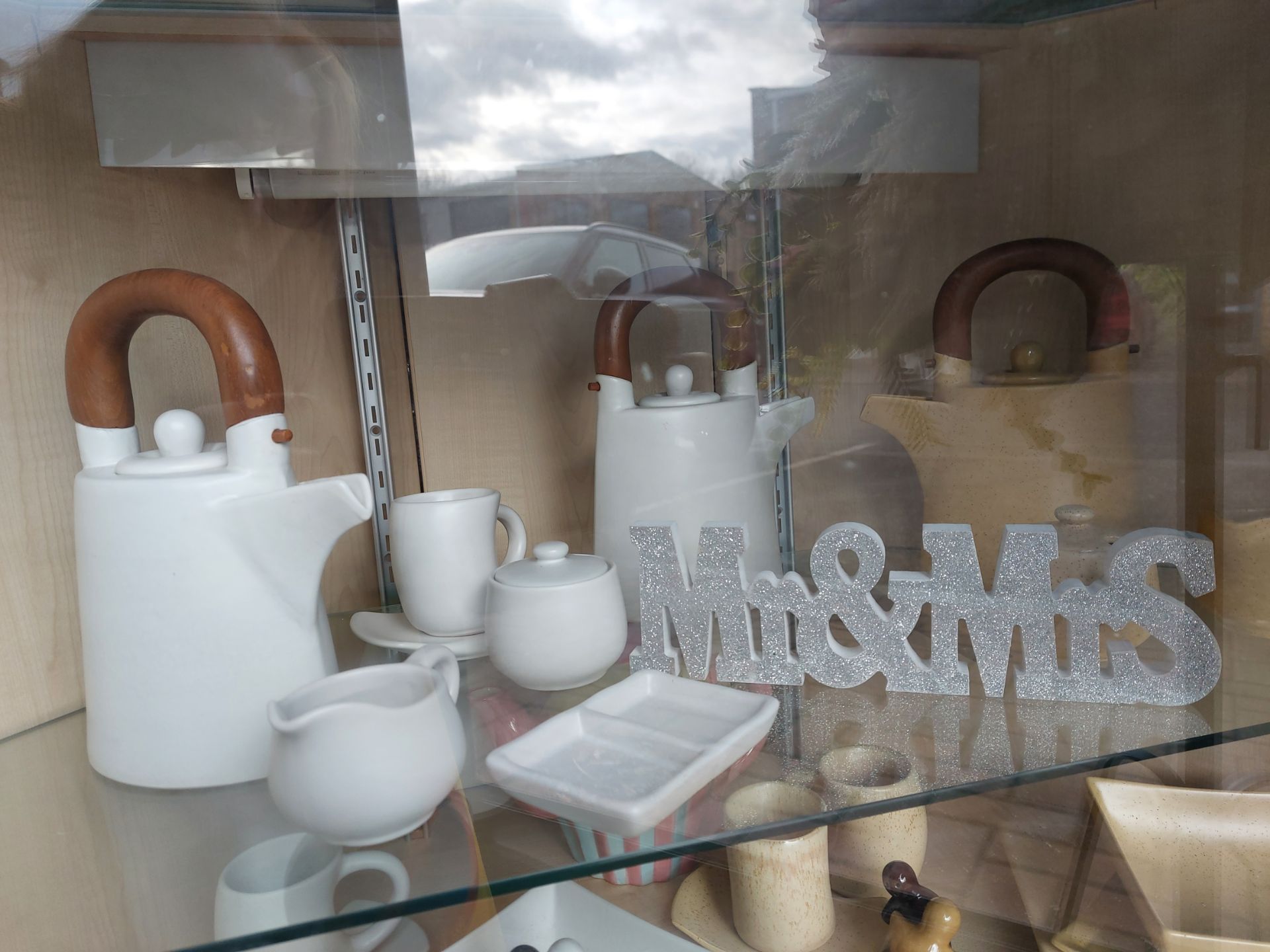White dinner set RRP Approx £300 - Image 6 of 7