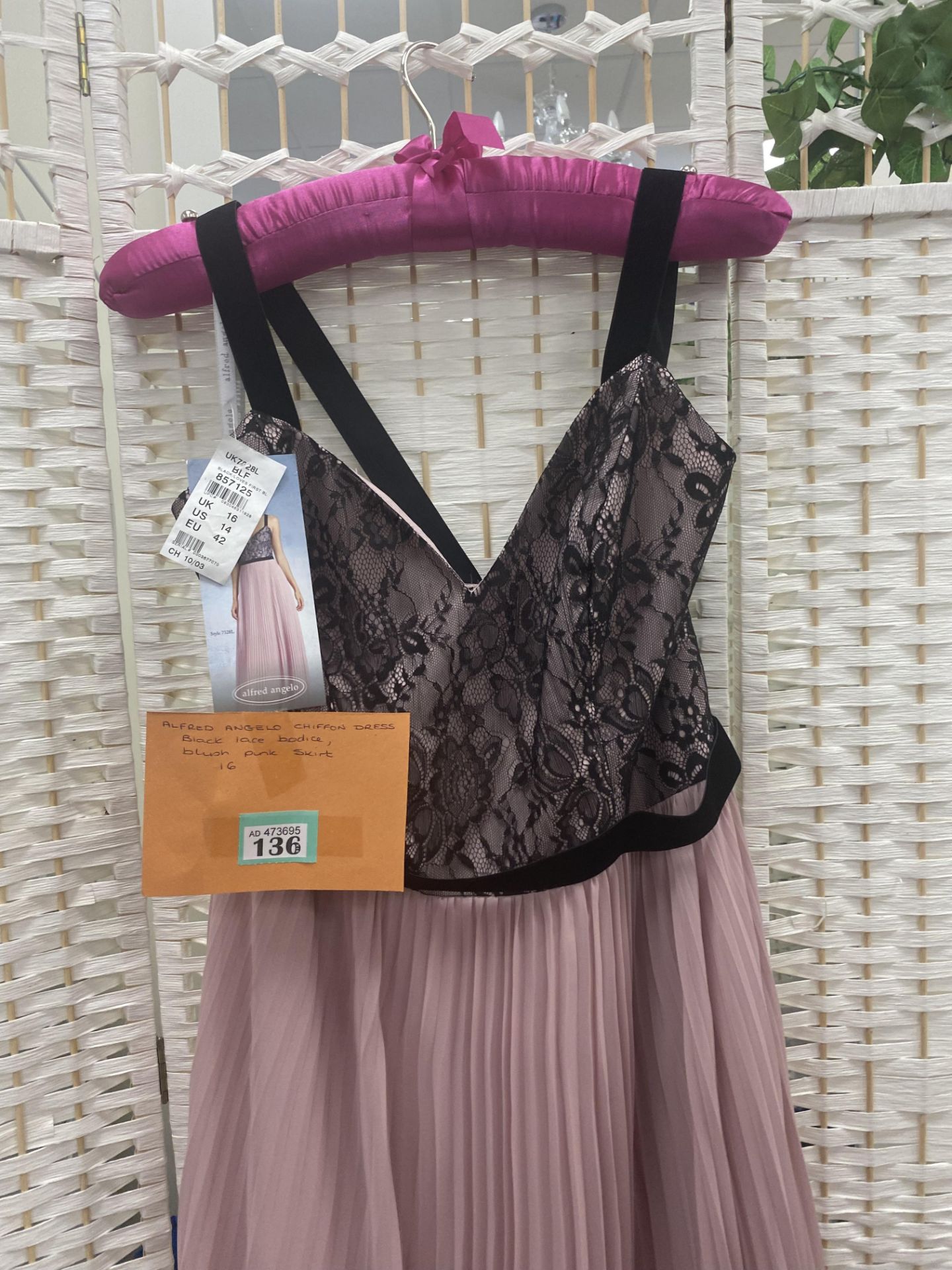 Alfred Angelo prom dress size 16 black lace bodice, blush pink skirt - Bild 6 aus 6