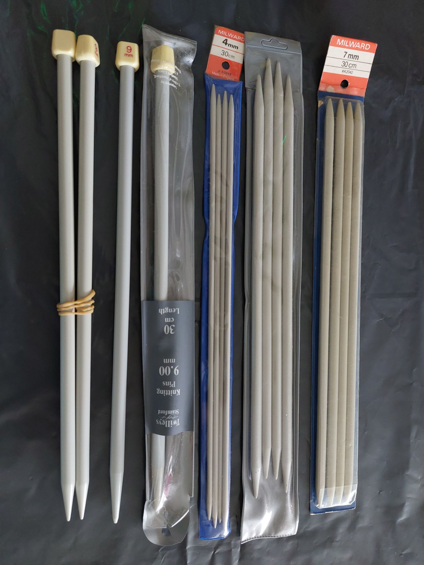 Selection of Knitting Needles - Image 2 of 2