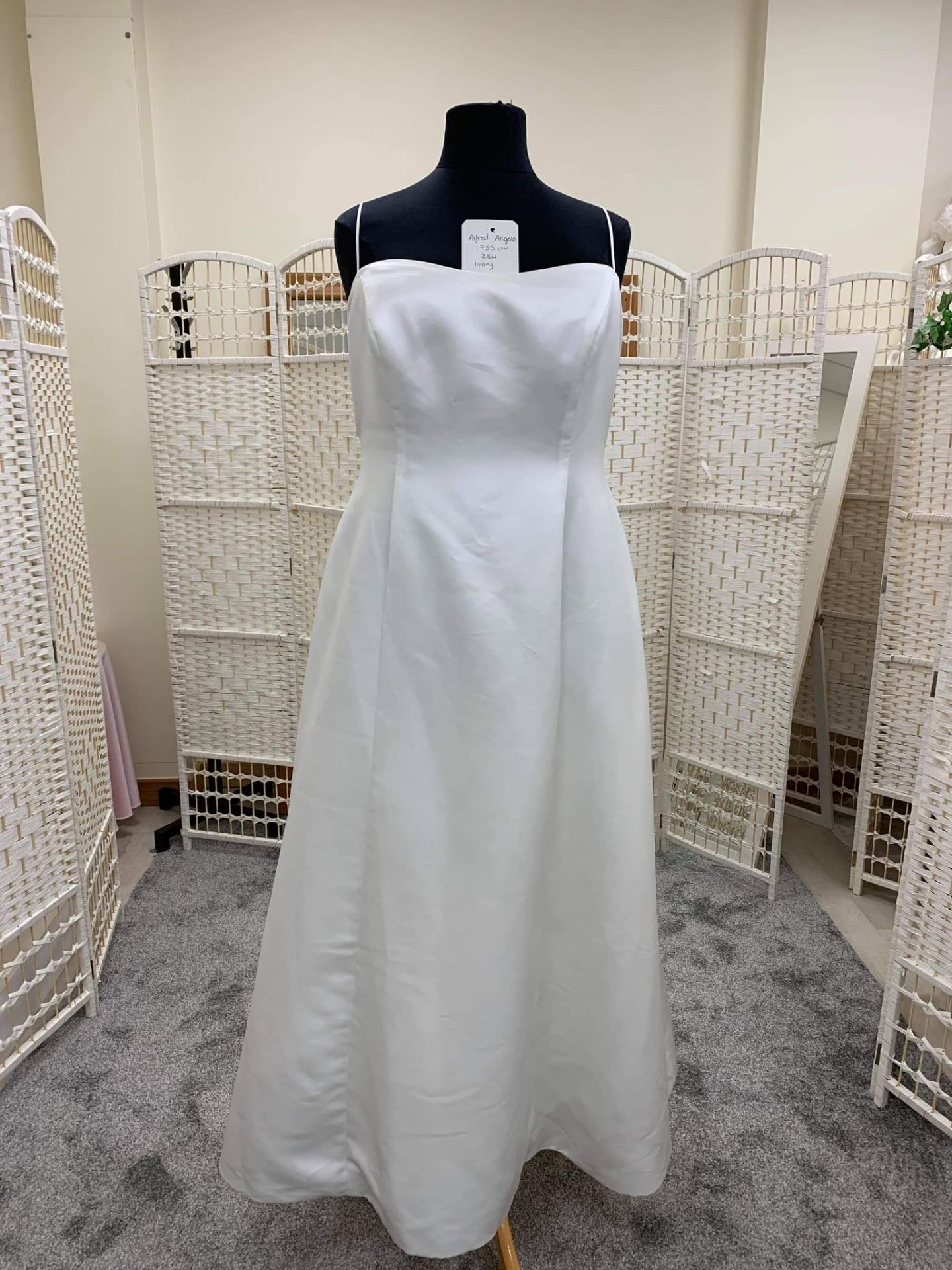 Alfred Angelo Wedding Dress, Size 26 To 28. Ivory New Style UK1755 - Image 2 of 2