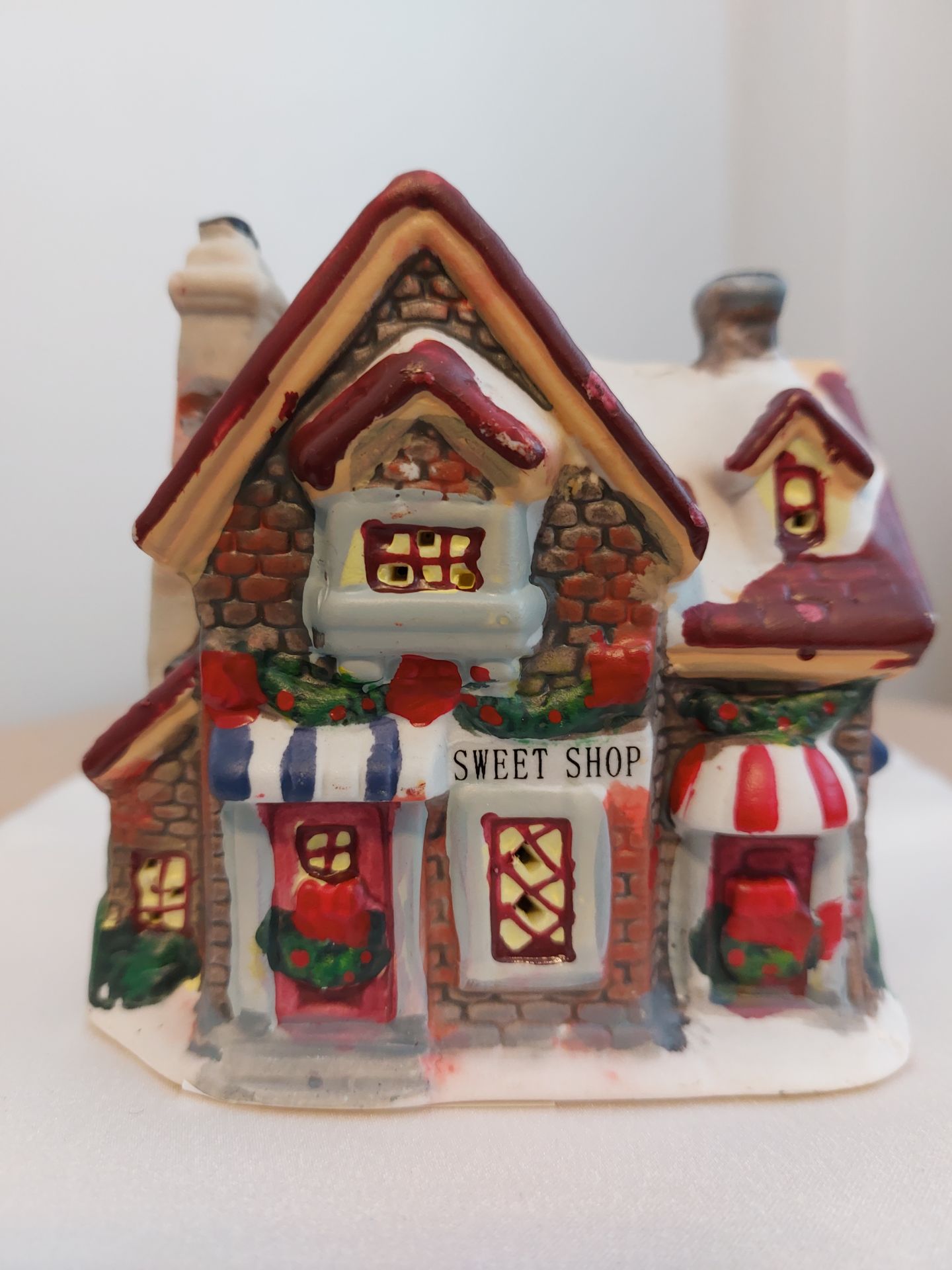 Christmas Houses x 4 - Image 2 of 2