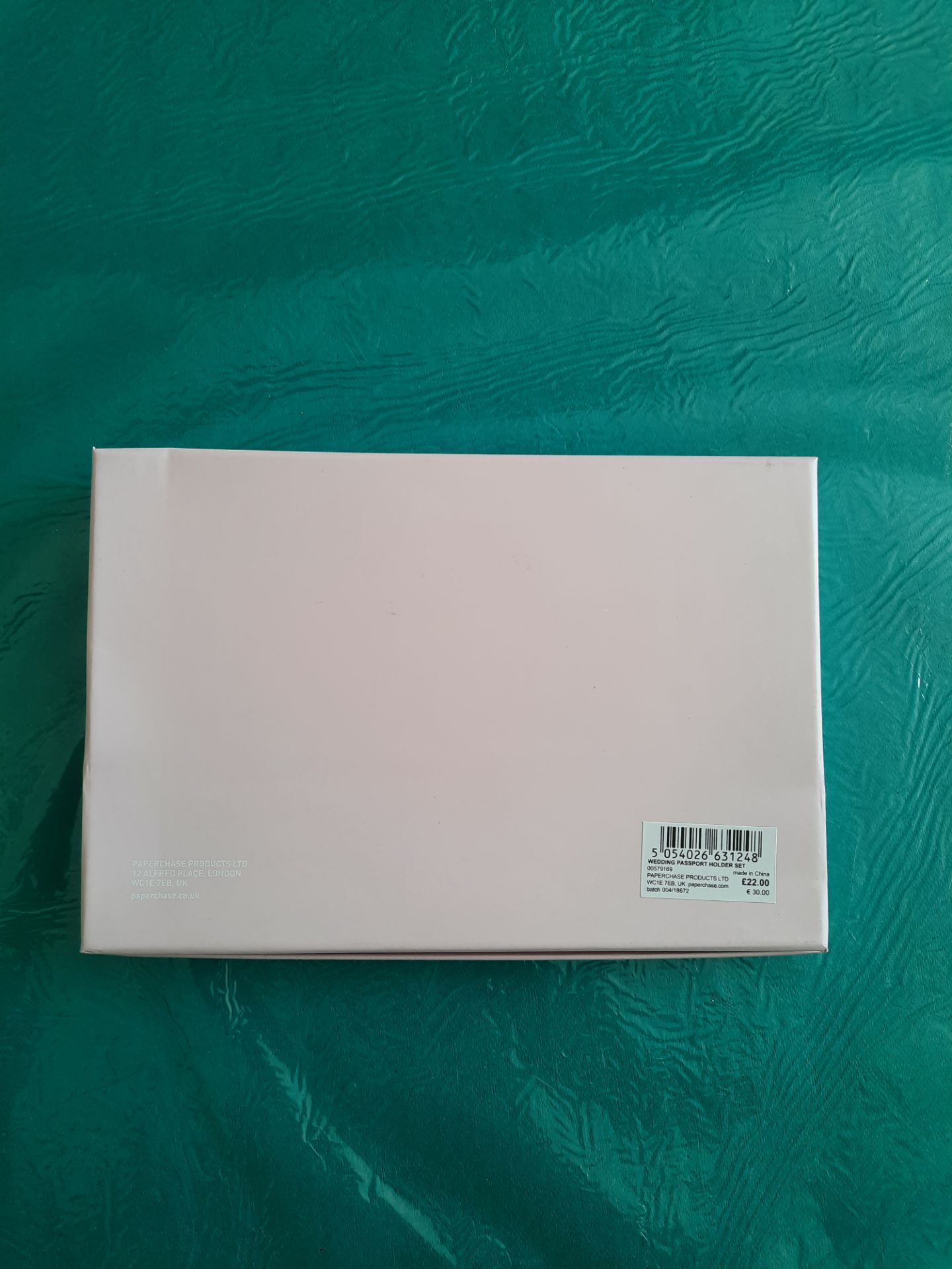 White Passport Covers Set of 2 x 2 - Image 3 of 3