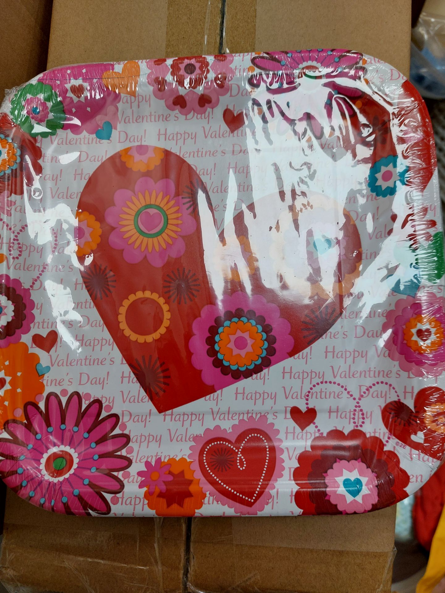Valentines Plates x 11 Packs Plus 1 Pk Serviettes - Image 2 of 3