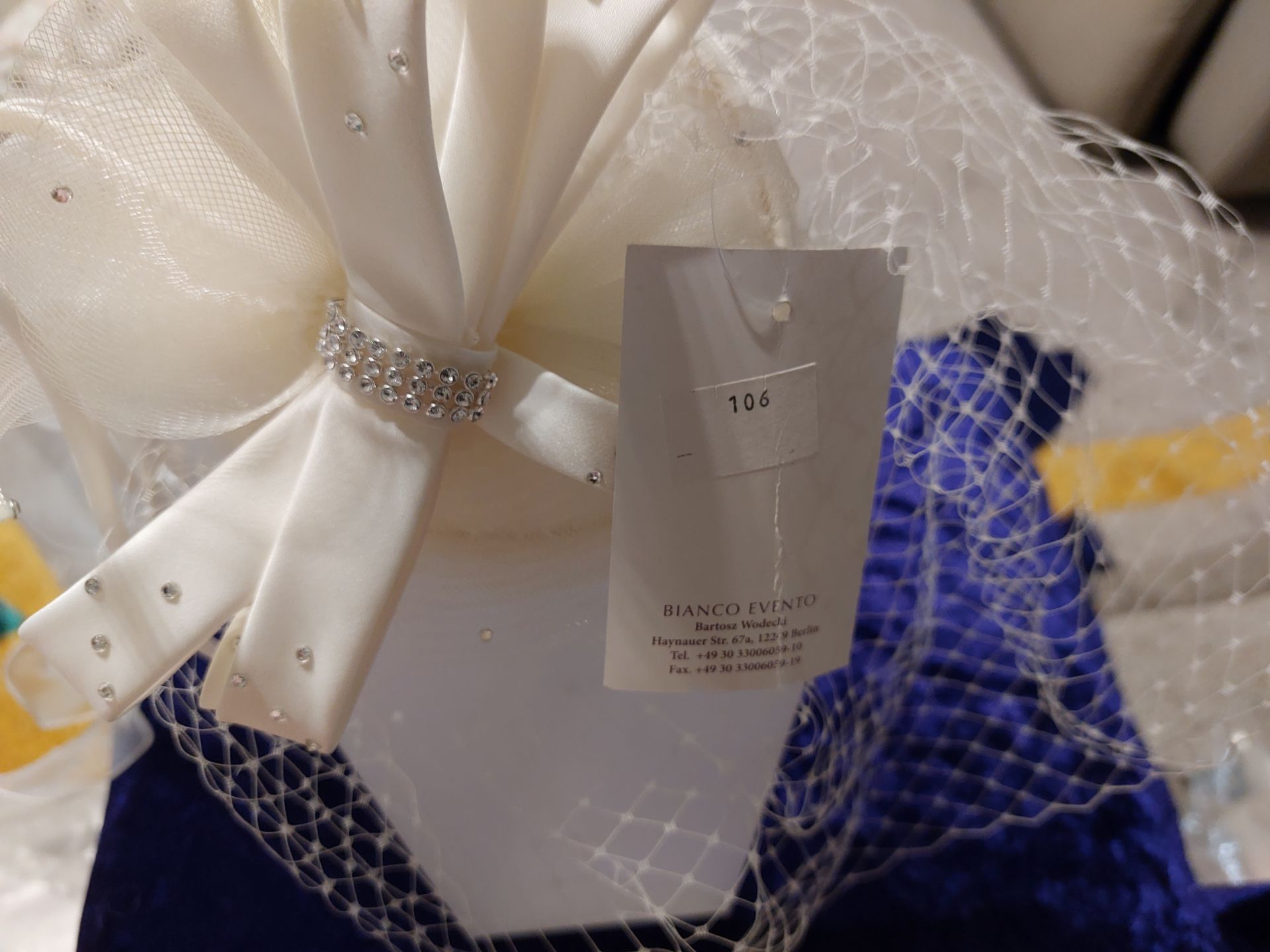 Fascinator Ivory With Veiling - Image 2 of 5
