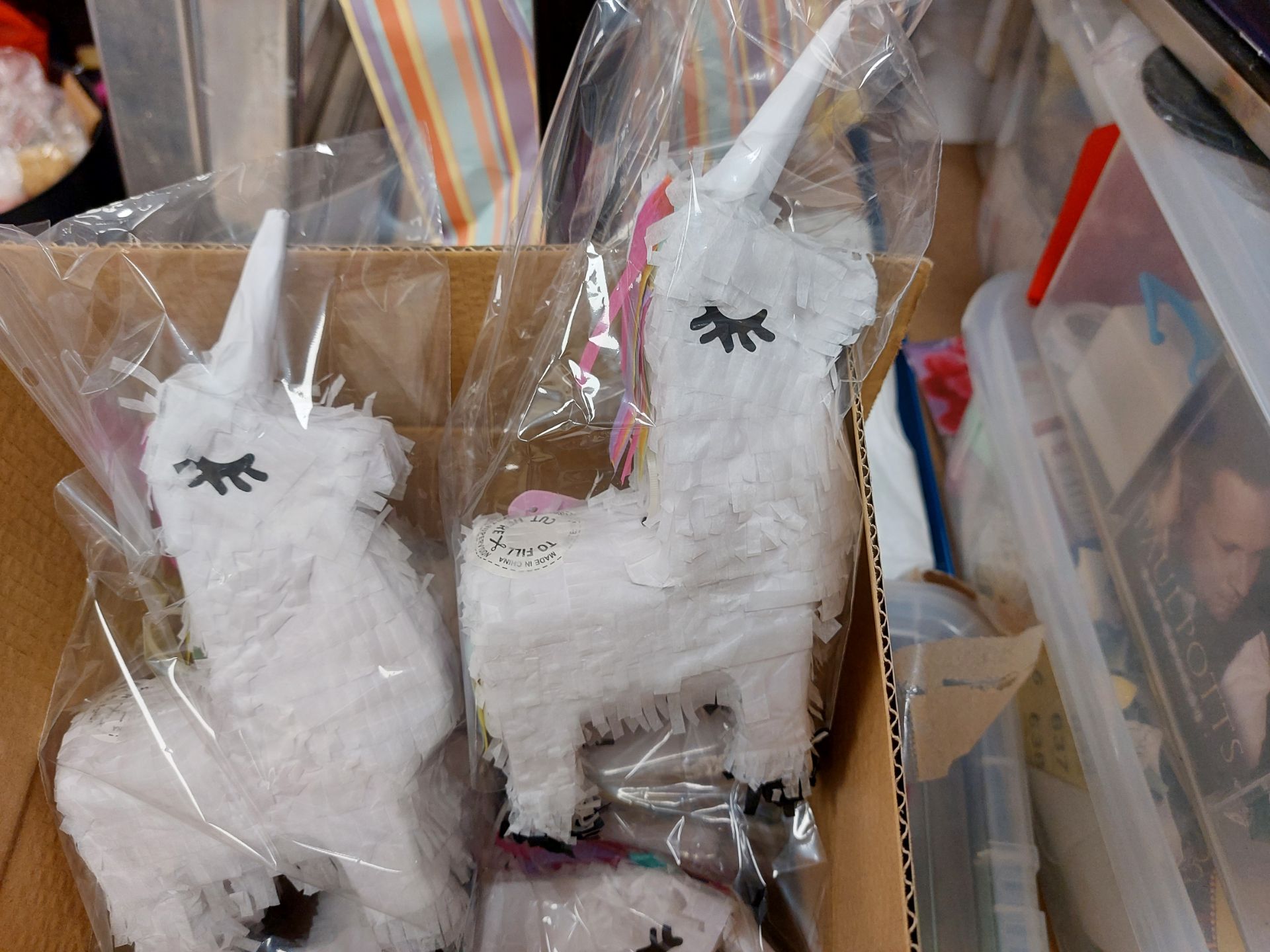 5 x Pinata Unicorns - Image 2 of 4