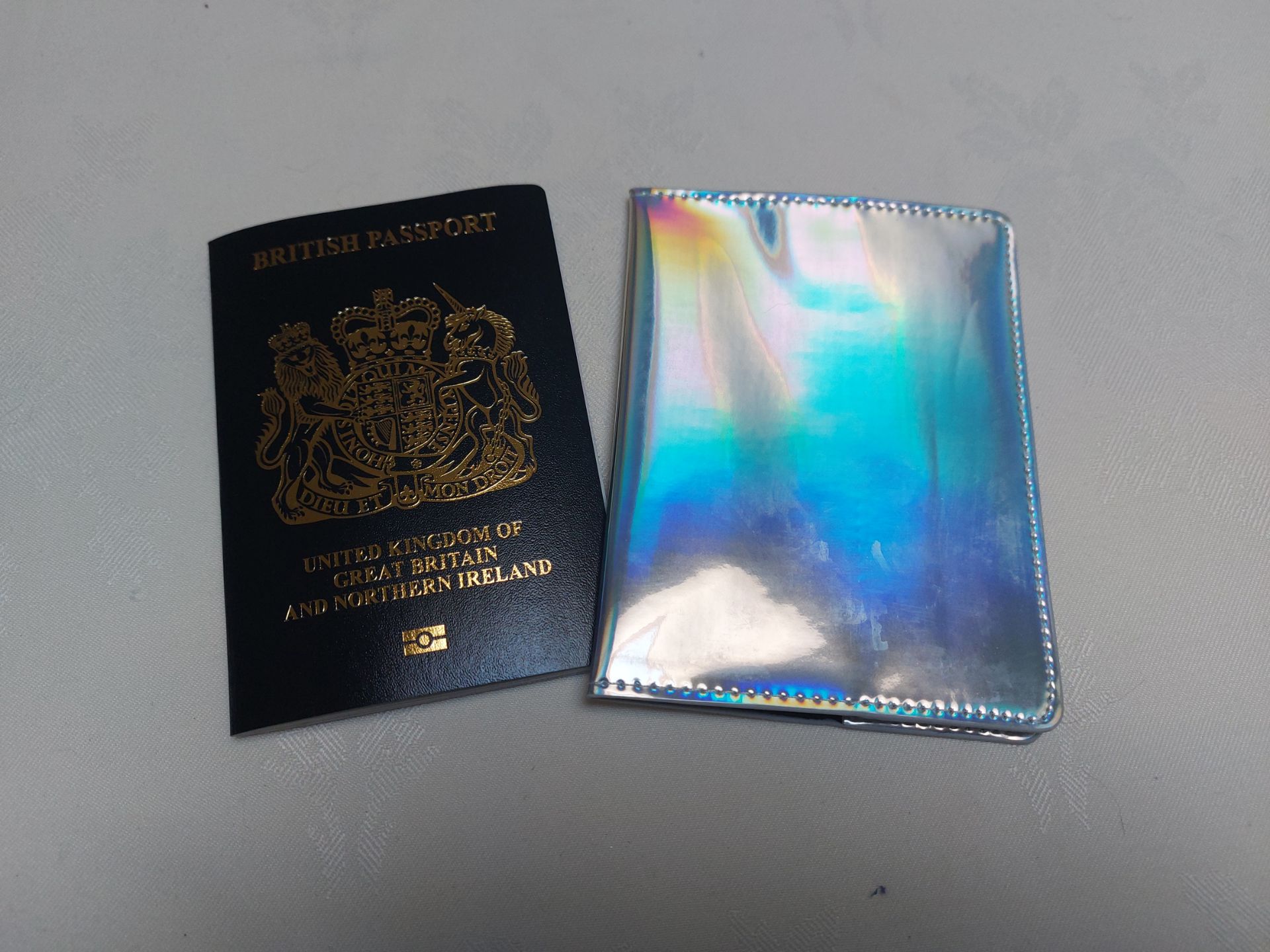 Irridescent Passport Covers x 2 - Image 2 of 3