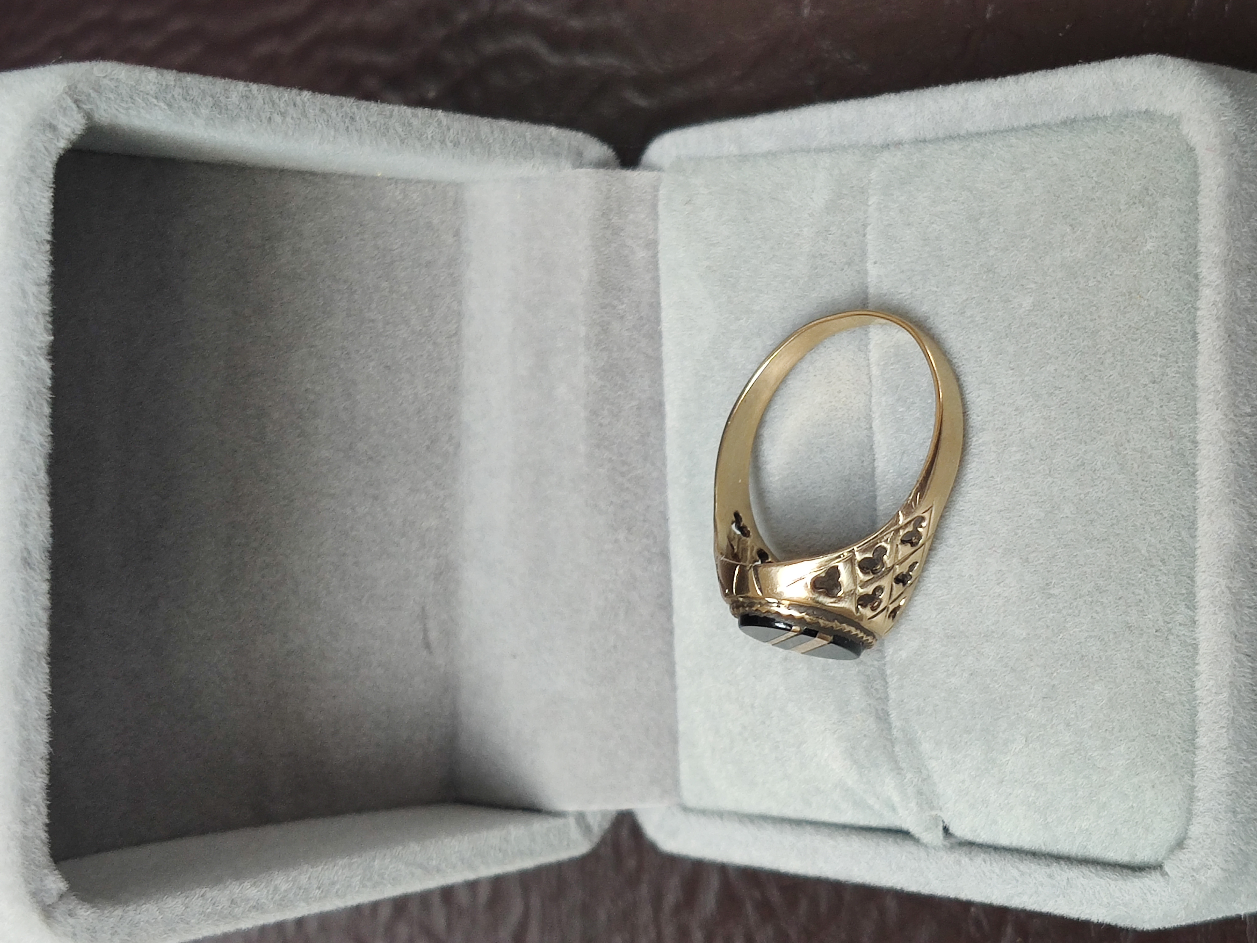 9Ct Gold Onyx Gent's Ring. Size Q ½. - Image 2 of 4