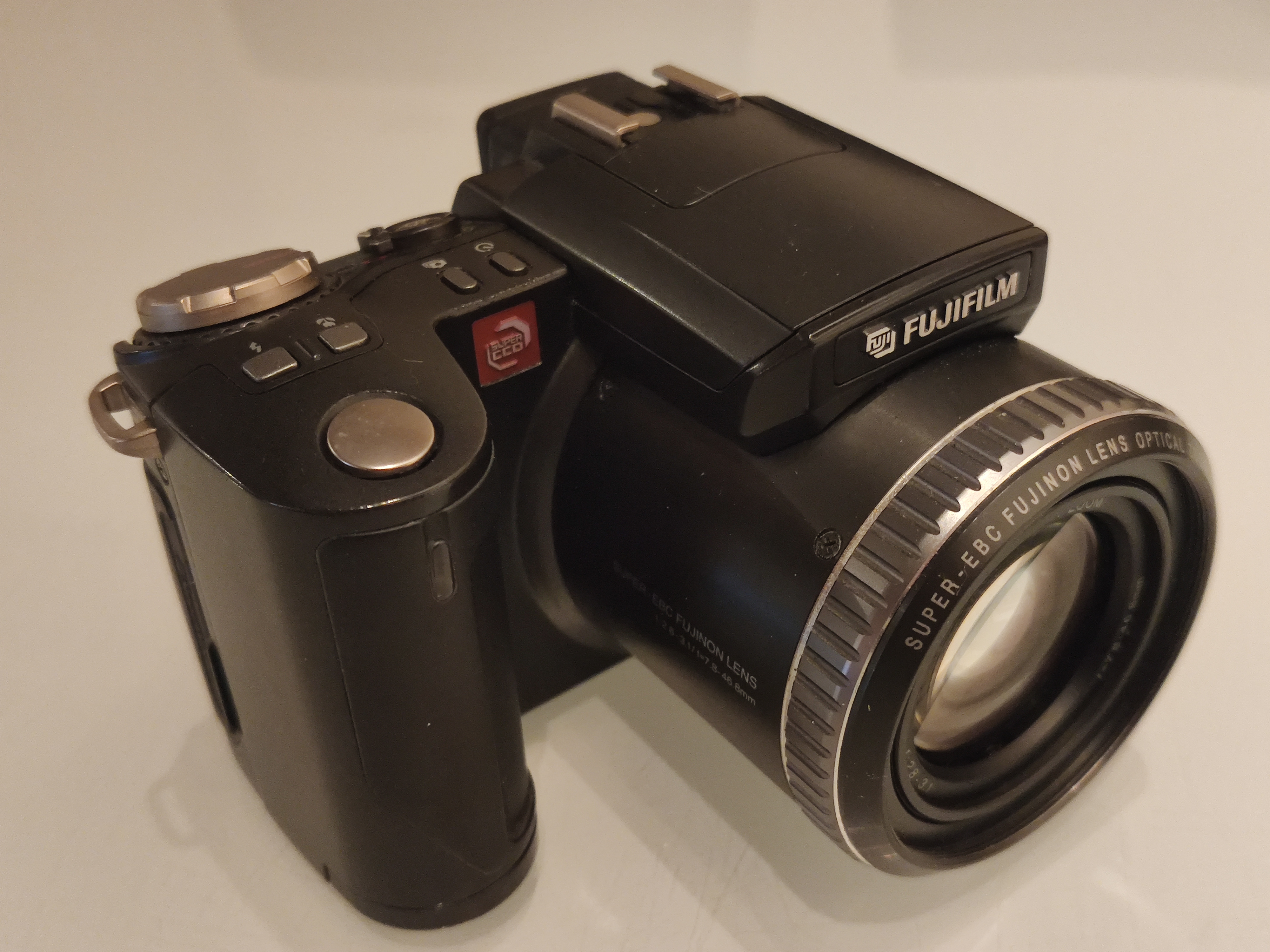 A Fujifilm S6900 Zoom Digital Camera With Battery, Memory Card, Leads and Case. - Image 3 of 4
