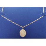 9Ct Gold Necklace With 9Ct Gold Locket. 5.7G