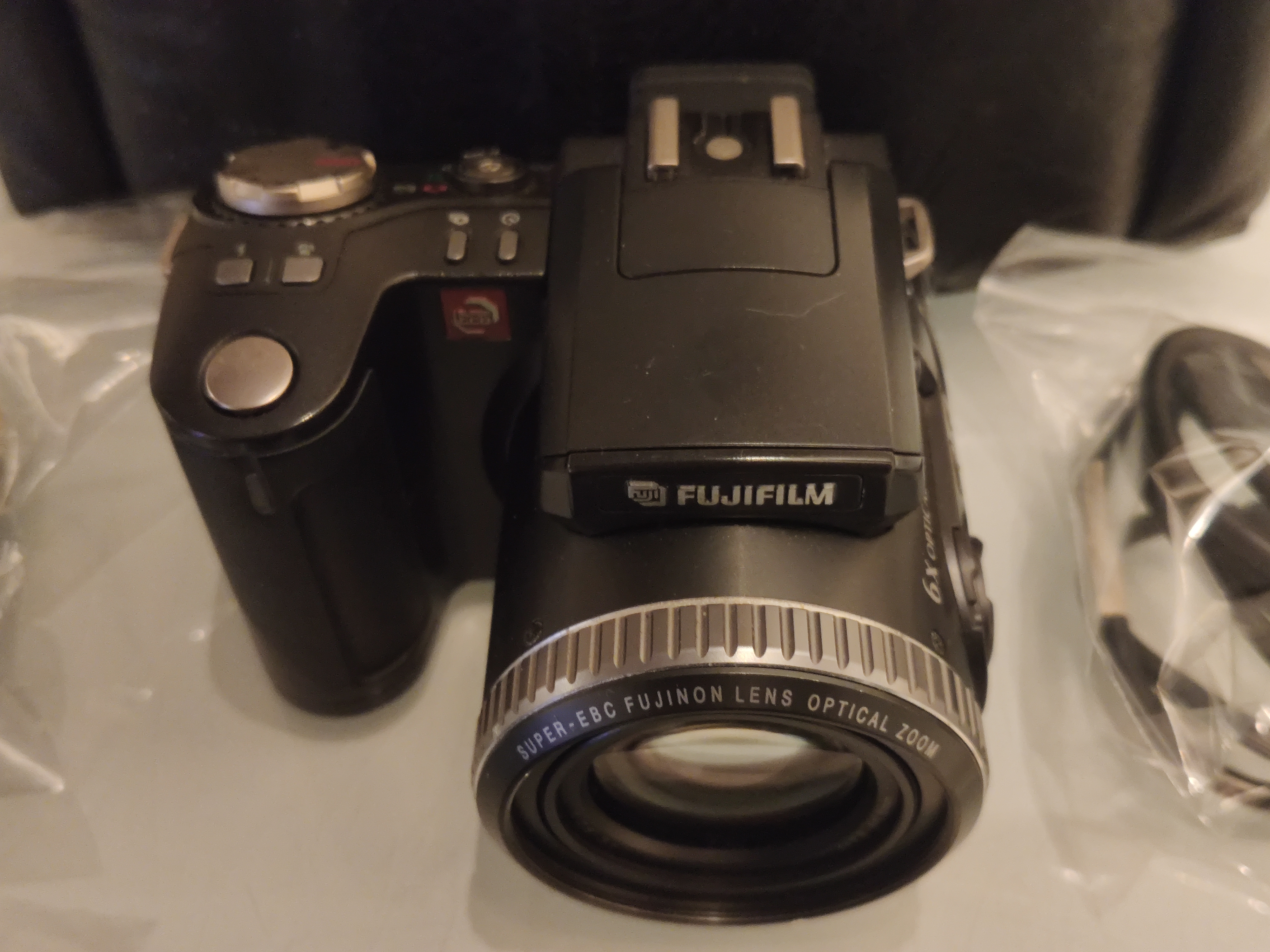 A Fujifilm S6900 Zoom Digital Camera With Battery, Memory Card, Leads and Case. - Image 2 of 4