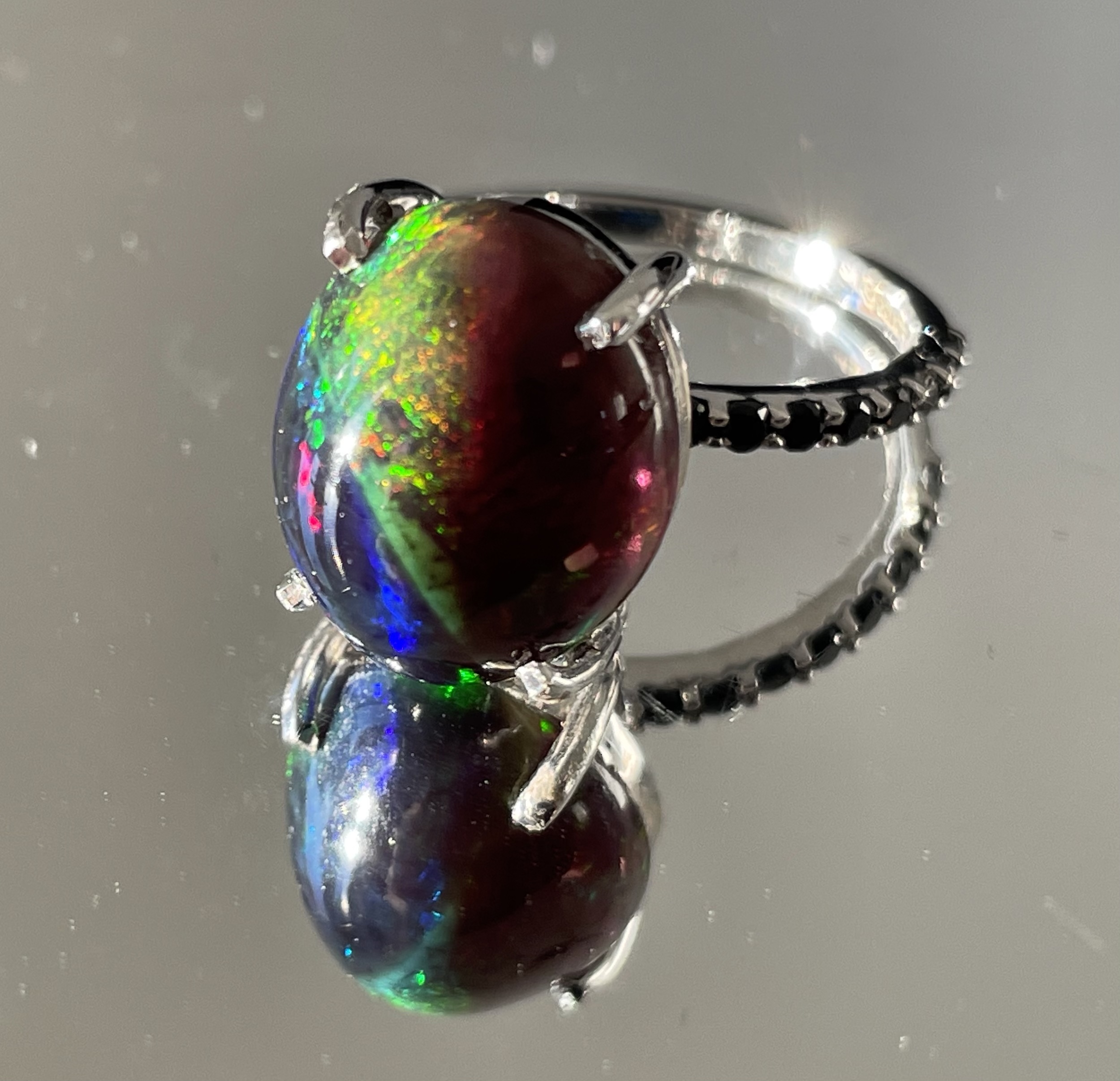 Beautiful 7.45 CT Natural Black Opal Ring With Natural Black Diamond & 18k Gold - Image 7 of 8