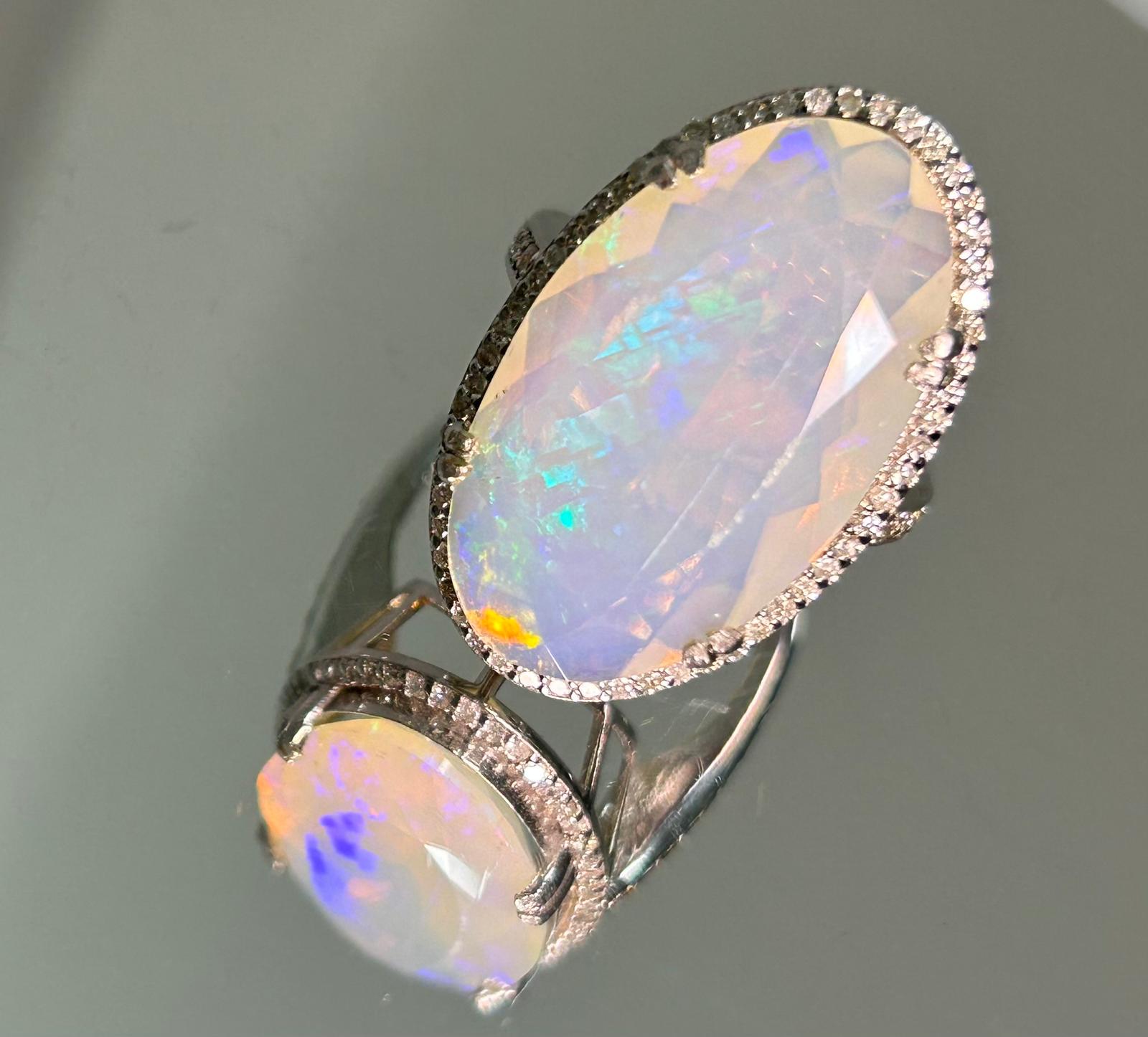 Beautiful Faceted 7.74 CT Natural Opal Ring With Natural Diamond & 18k Gold - Image 2 of 11