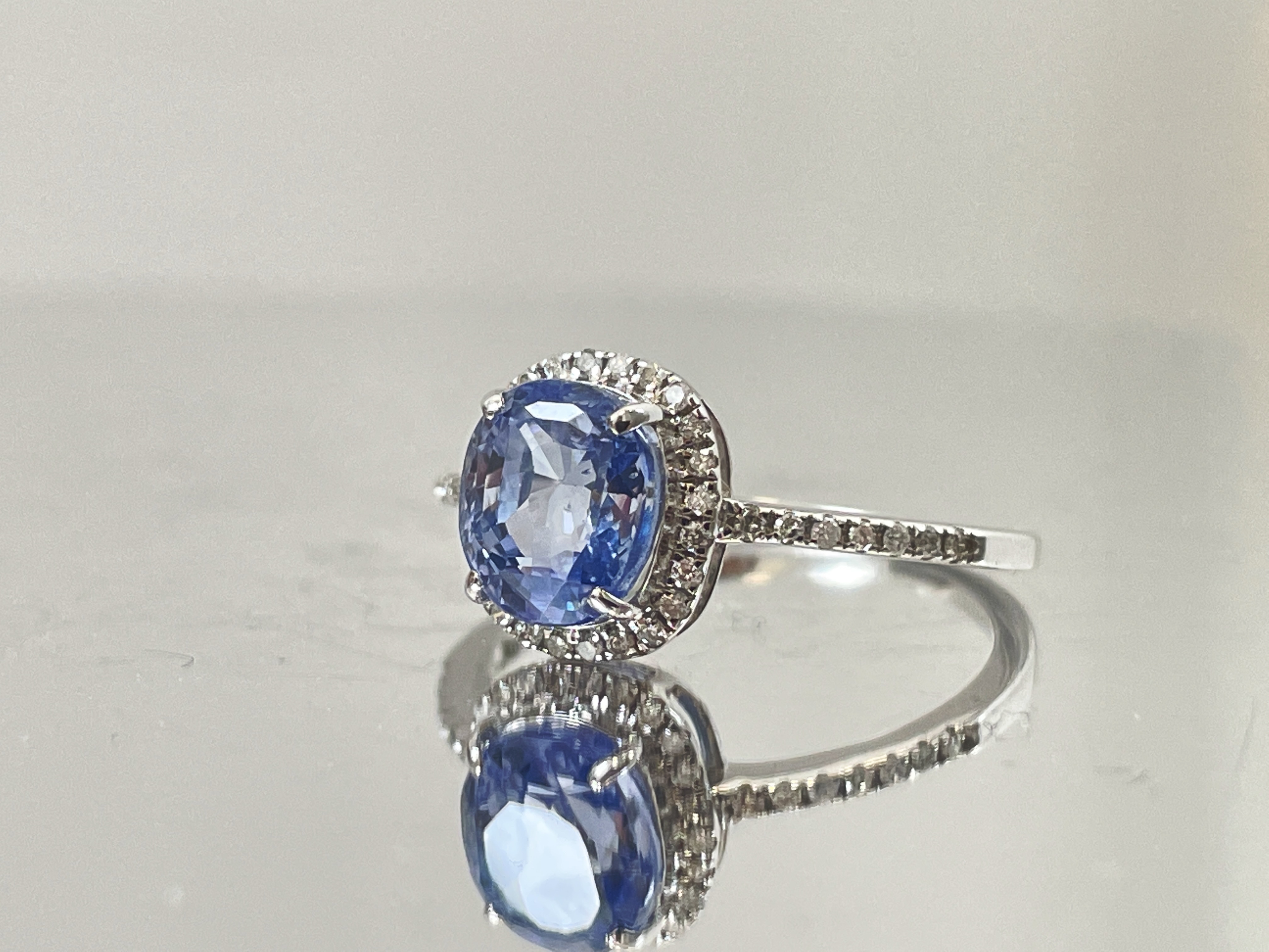 2.51 CT Unheated/Untreated Ceylon Cornflour Blue Sapphire Diamonds & 18k Gold - Image 3 of 6