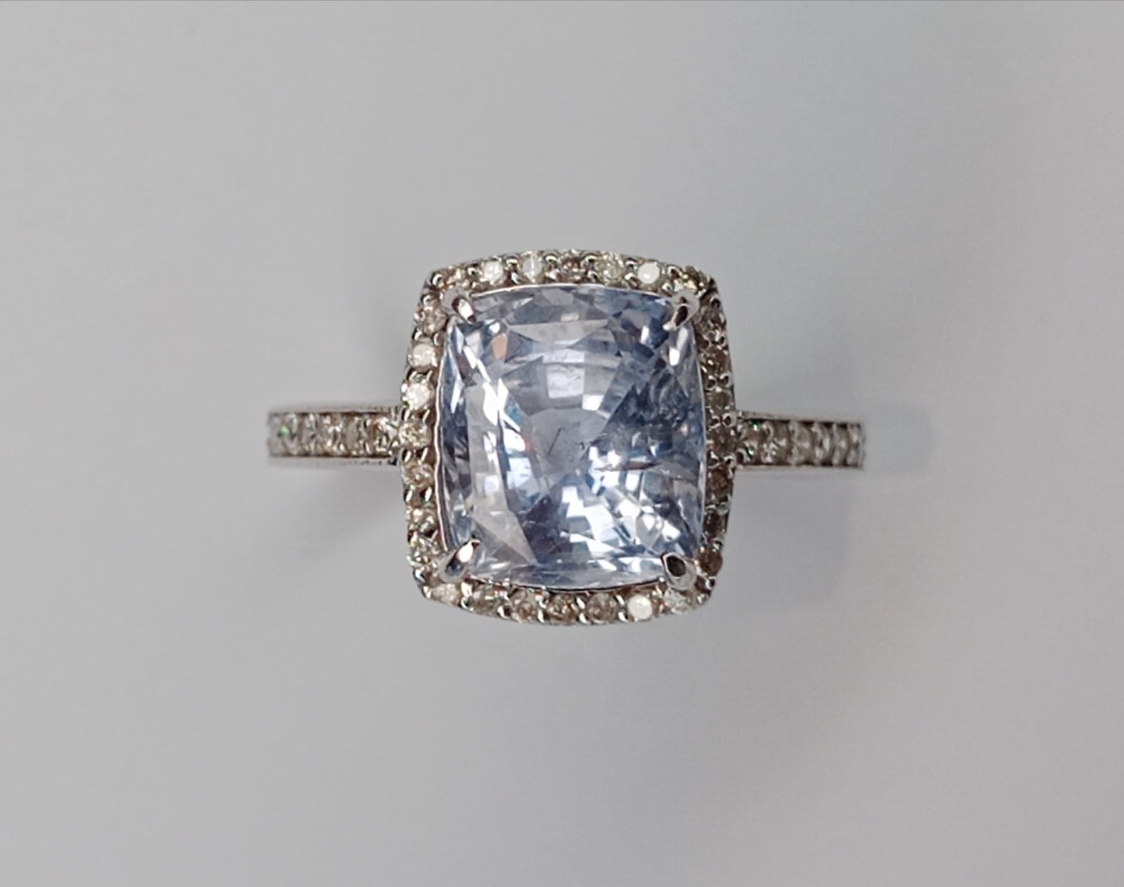 Beautiful 4.74 CT Unheated/Untreated Ceylon Blue Sapphire Diamonds & 18k Gold - Image 3 of 8