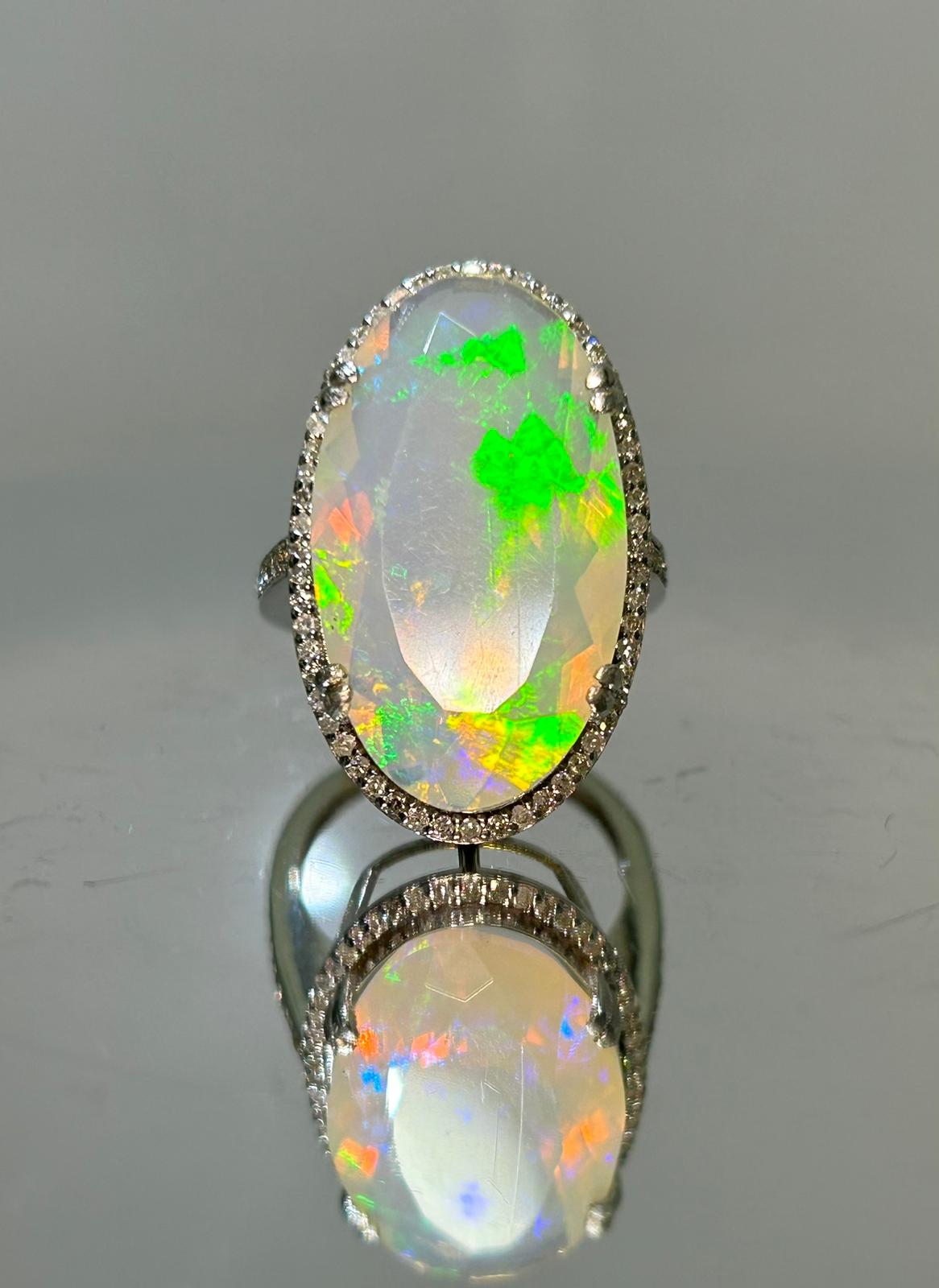 Beautiful Faceted 7.74 CT Natural Opal Ring With Natural Diamond & 18k Gold - Image 3 of 11