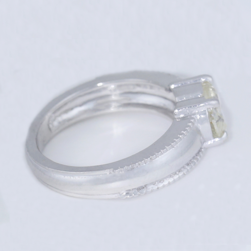 IGI Certified 14 K / 585White Gold Heart Shape Solitaire Diamond Ring - Image 6 of 7