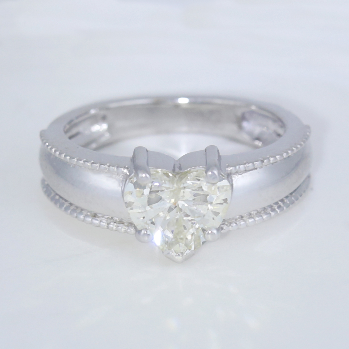IGI Certified 14 K / 585White Gold Heart Shape Solitaire Diamond Ring - Image 4 of 7
