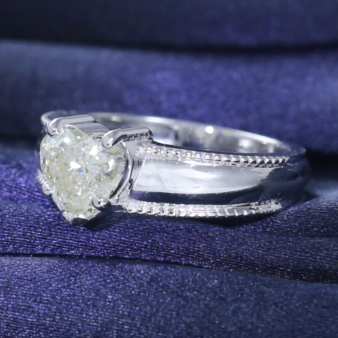 IGI Certified 14 K / 585White Gold Heart Shape Solitaire Diamond Ring - Image 7 of 7