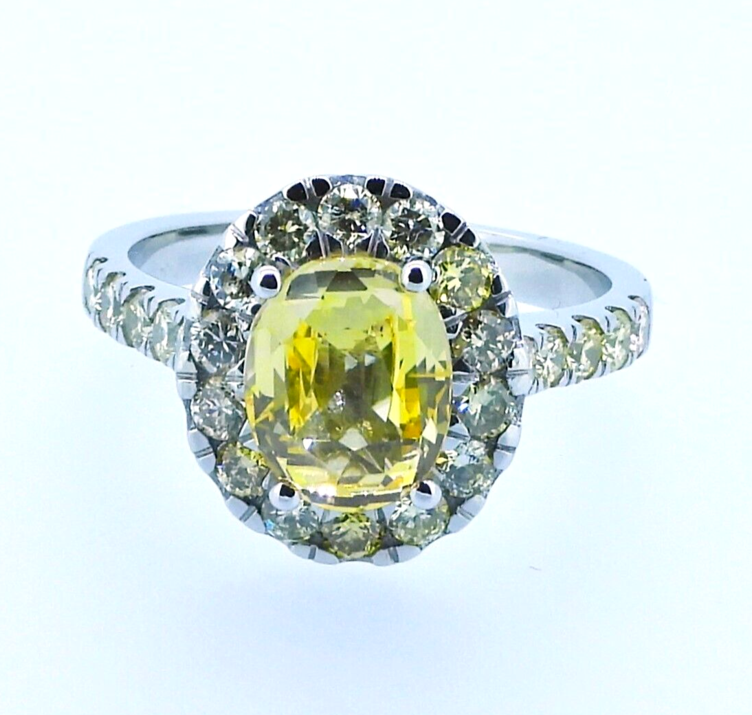 Certified 3.58 ct Yellow VVS Untreated Sapphire & Yellow Diamonds Ring
