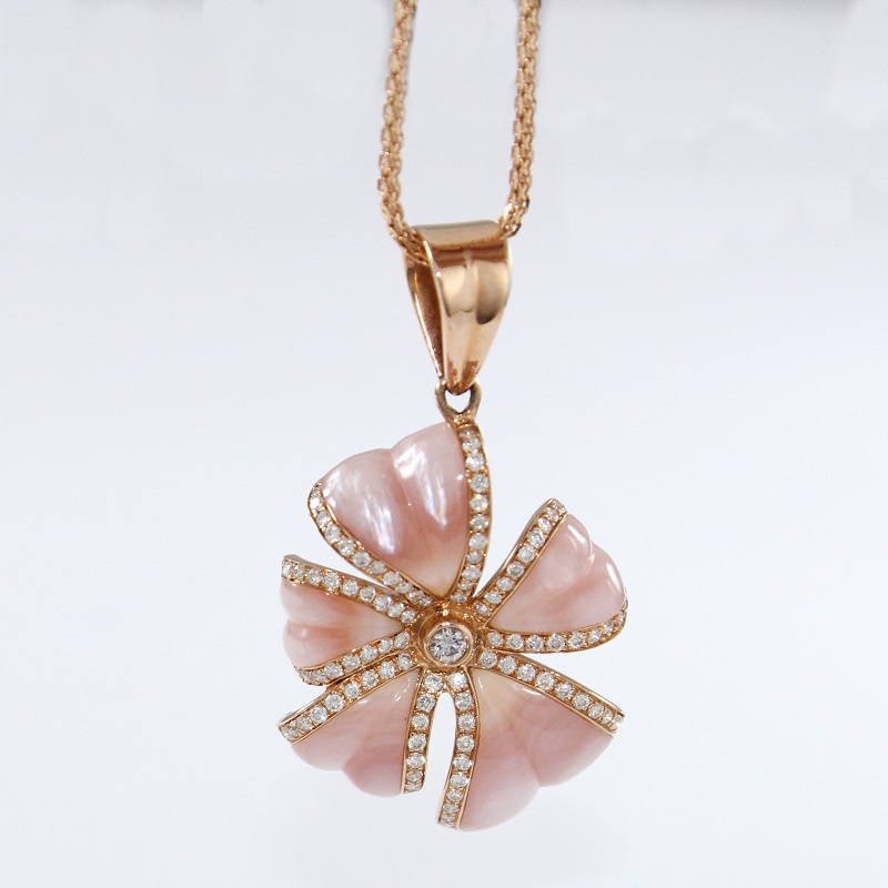 18 K / 750 Rose Gold Designer Diamond & Mother of Pearl Pendant Necklace Set - Image 6 of 7