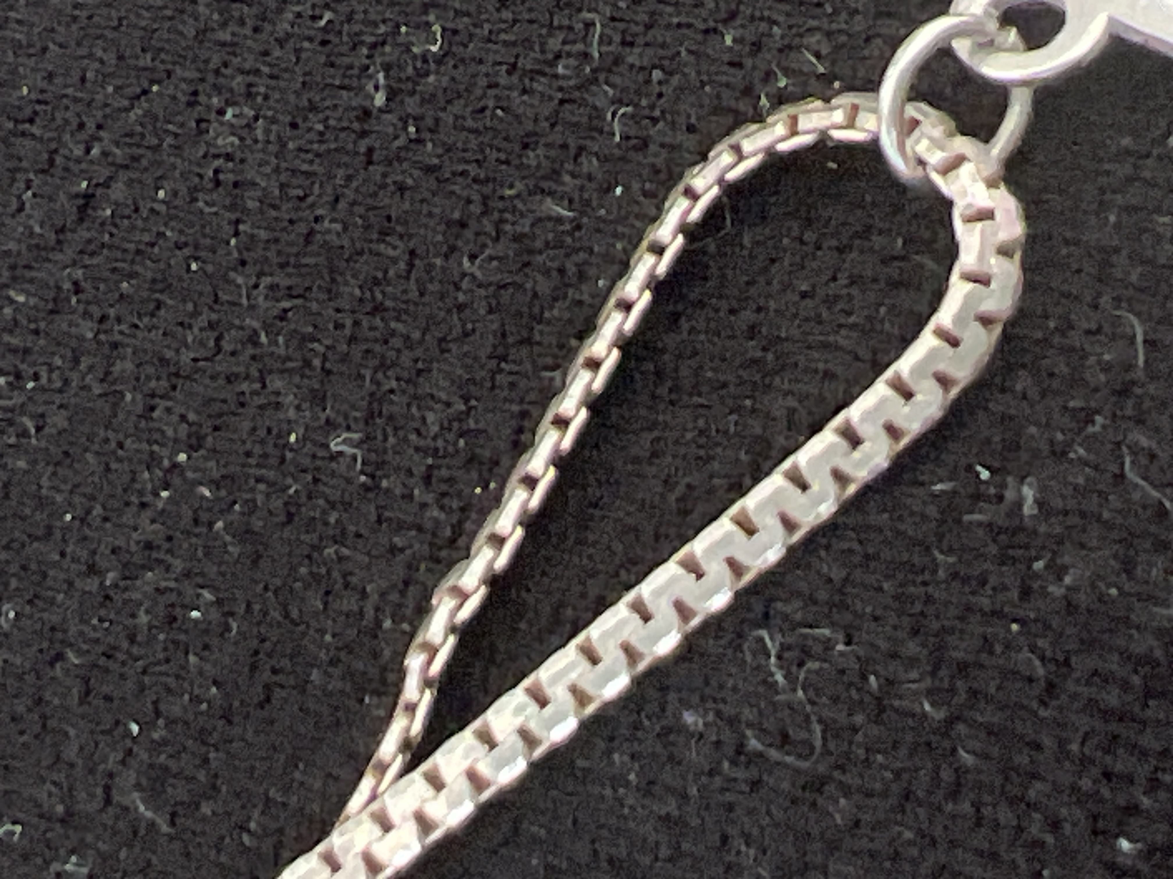 Silver Pendant With Chain - Image 2 of 3