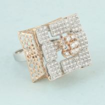 IGI Certified 14 K / 585 White Gold & Rose Gold Diamond Ring