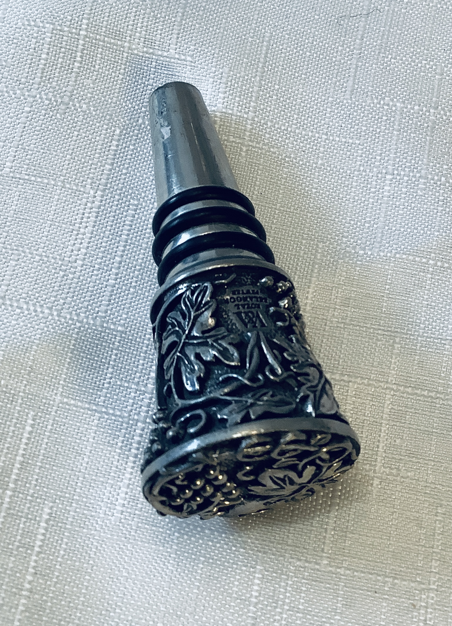 V&A Royal Selanoor Pewter Wine Stopper - Image 2 of 4