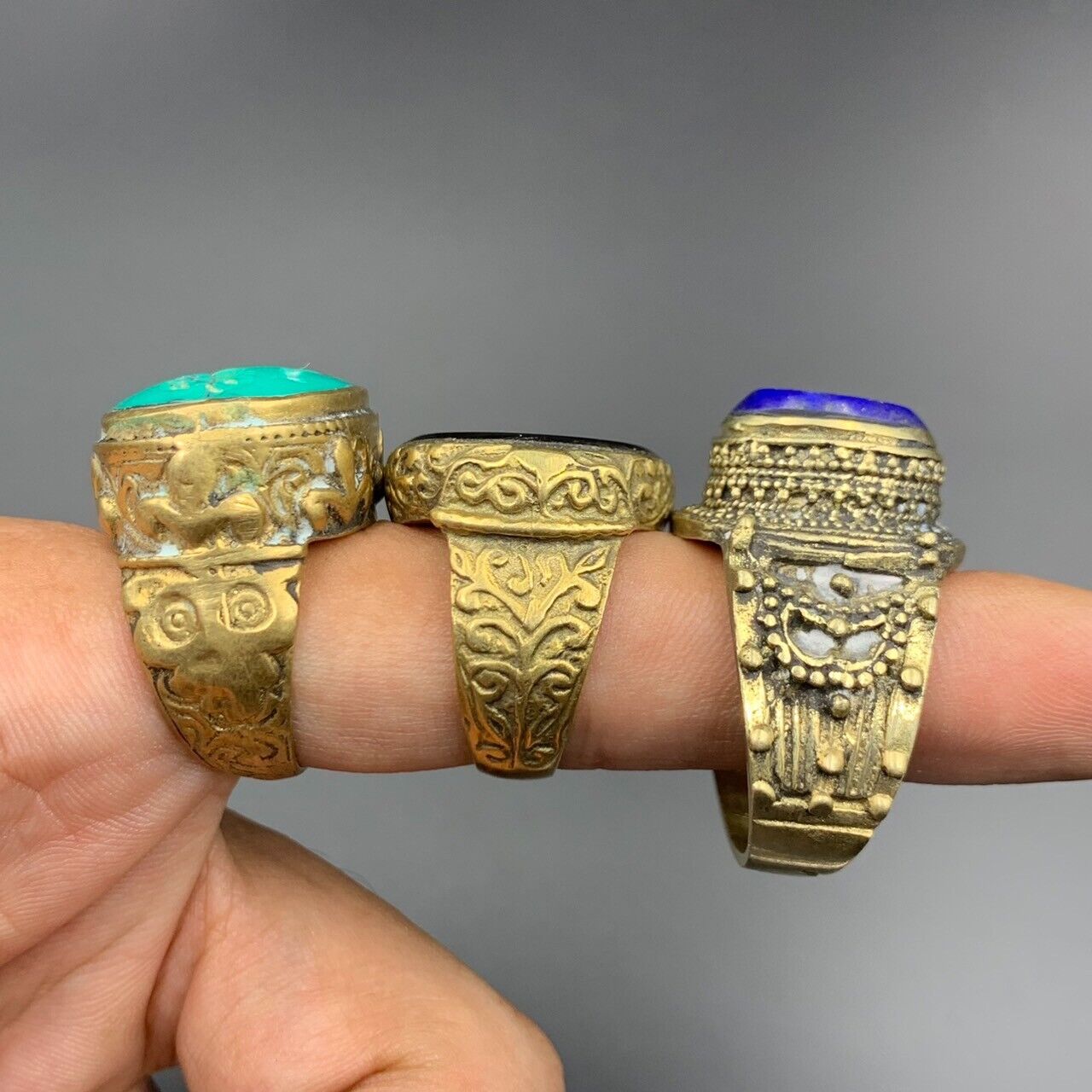 Near Eastern 3 Piece Antique Lapis Lazuli, Howalite & Black Onyx Bronze Rings - Image 7 of 8