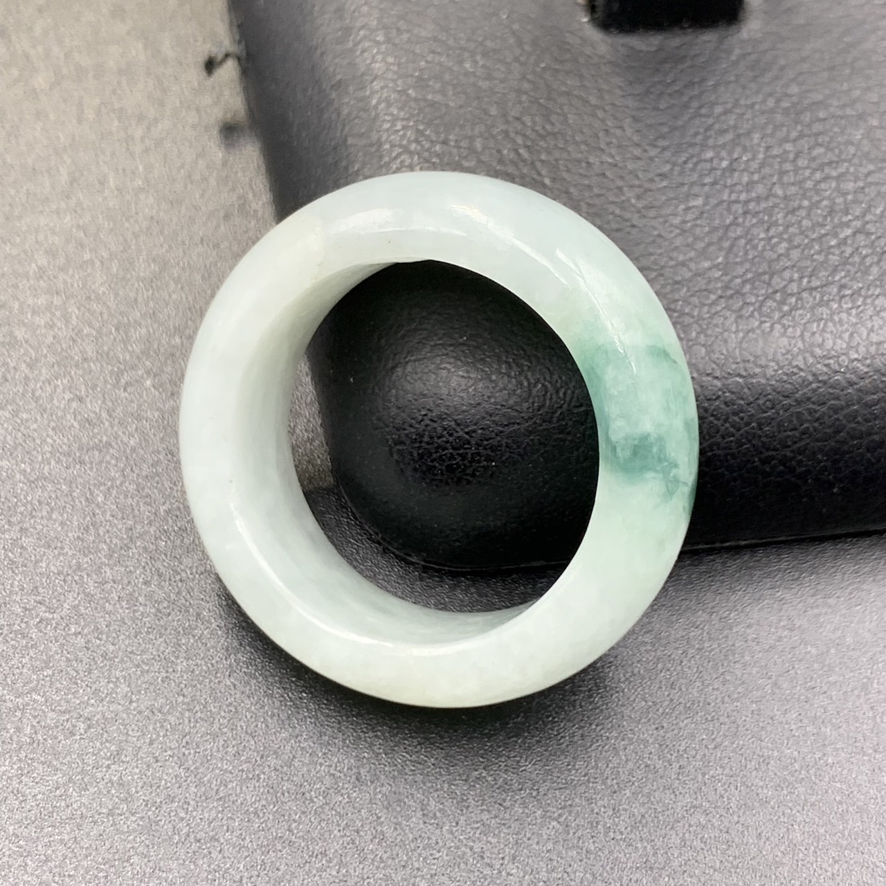 22.70 Cts Natural Jadeite Ring From Myanmar. - Image 2 of 3