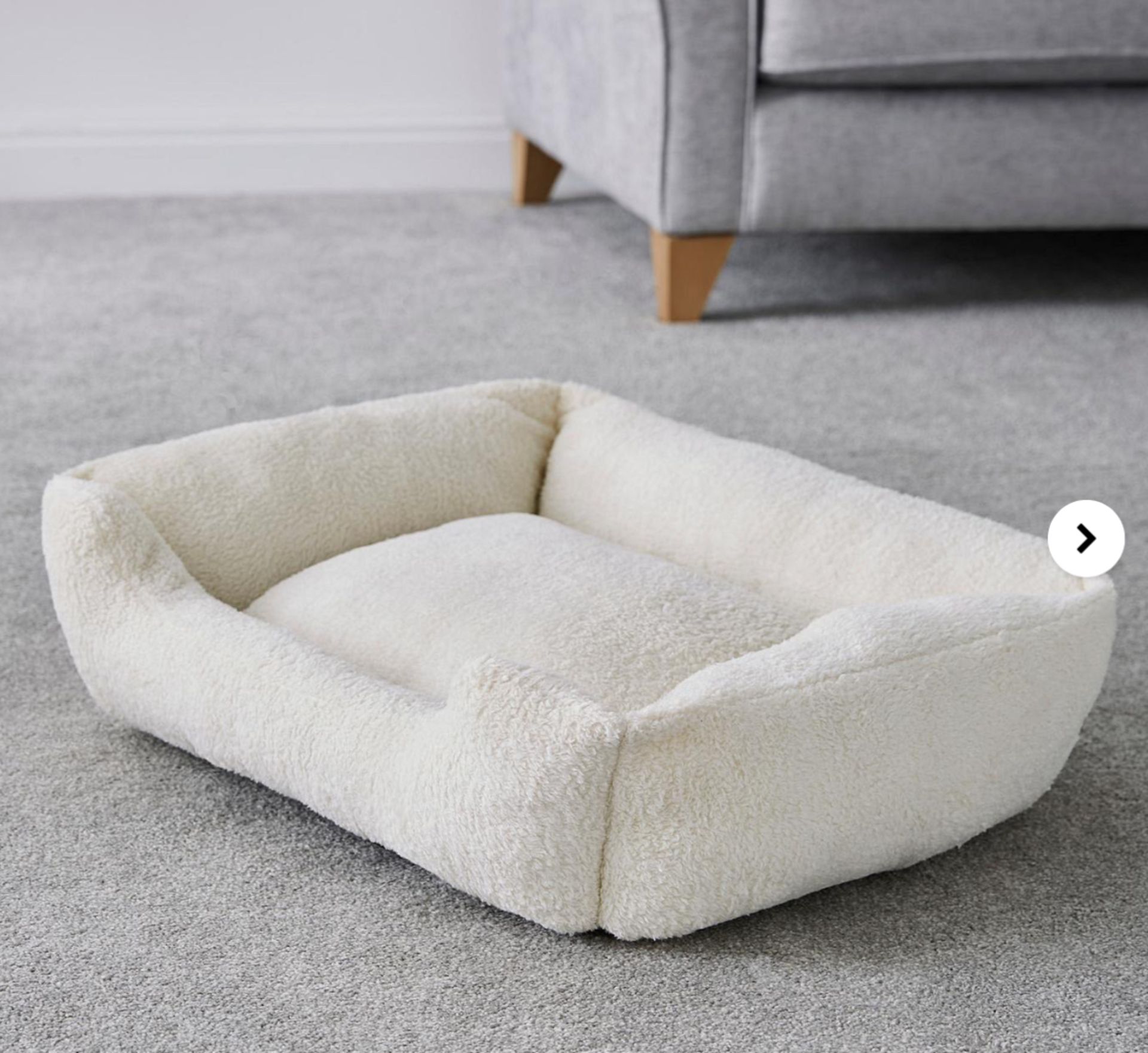New Cuddle Fleece Luxury Cream Dog Bed - Image 2 of 2
