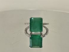 Beautiful 7.19CT Natural Emerald With Natural Diamonds & 18k White Gold