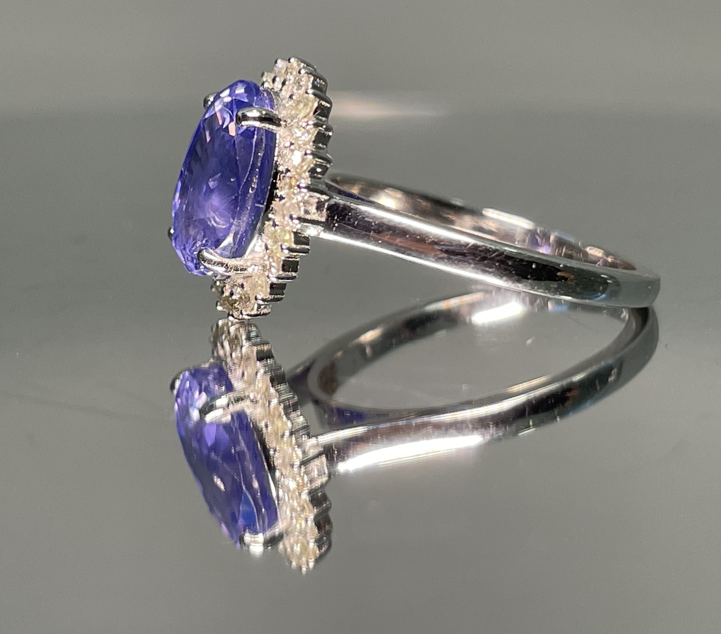 Unheated Untreated 3.87 CT Natural Ceylon Purple Sapphire Diamonds & 18k Gold - Image 2 of 6