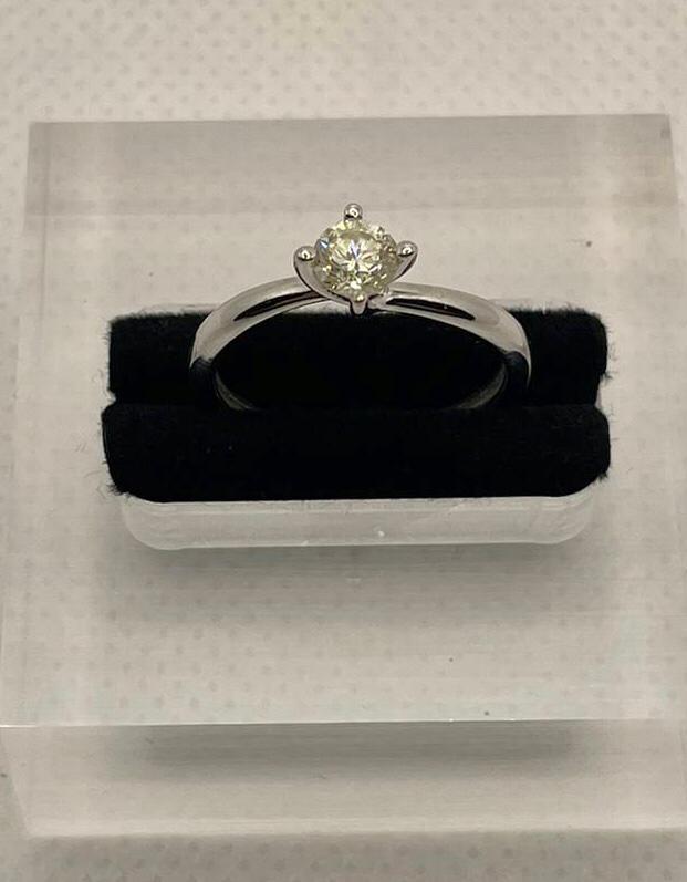 Beautiful Natural 0.42CT S1 Diamond Ring With 18k Gold - Image 3 of 10