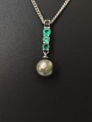 Beautiful 9.25CT Natural Tahitian Pearl With Emerald & Platinum Pendant