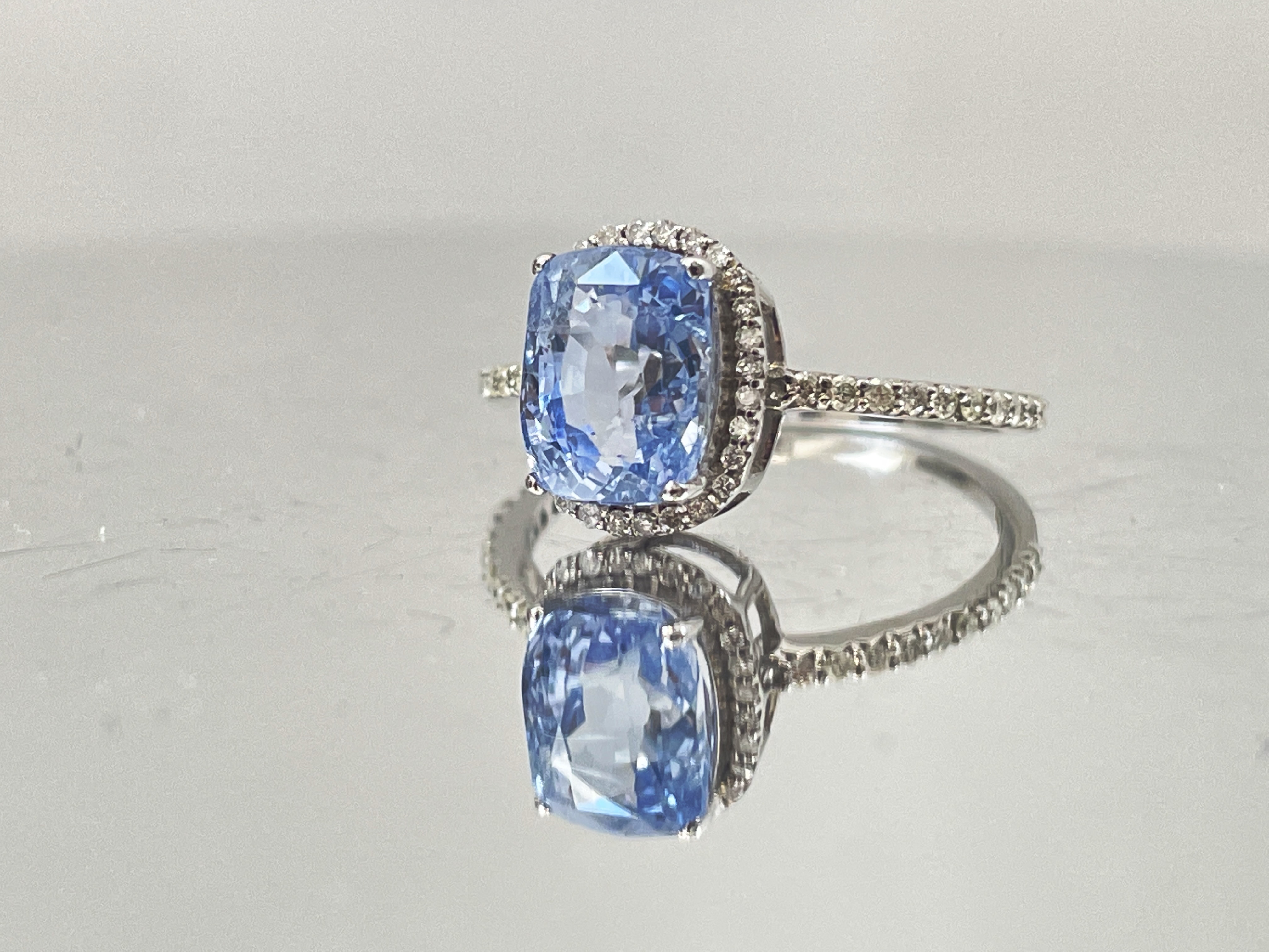 2.83 CT Unheated/Untreated Ceylon Cornflour Blue Sapphire Diamonds & 18k Gold - Image 4 of 10