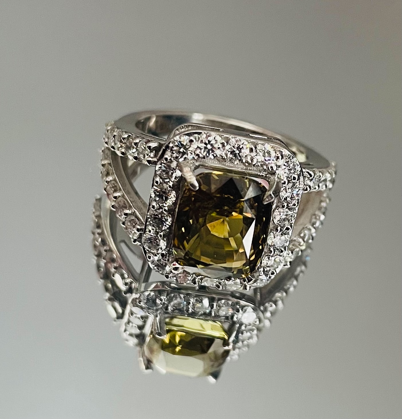 4.17Ct Natural Alexandrite Ring Unheated/Untreated with Diamonds & 18k Gold - Image 4 of 9