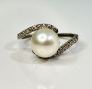 Beautiful 5.12 CT South Sea Pearl With Diamonds & Platinum Ring