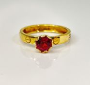 Beautiful Natural Spinel Ring & 18k Yellow Gold