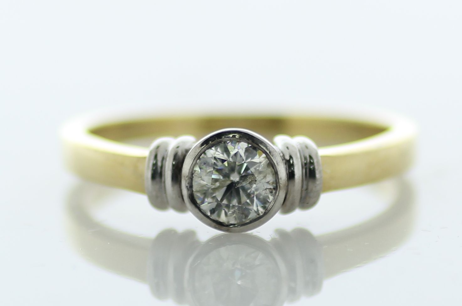 18ct Yellow Gold Single Stone Rub Over Set Diamond Ring 0.40 Carats - Image 4 of 4