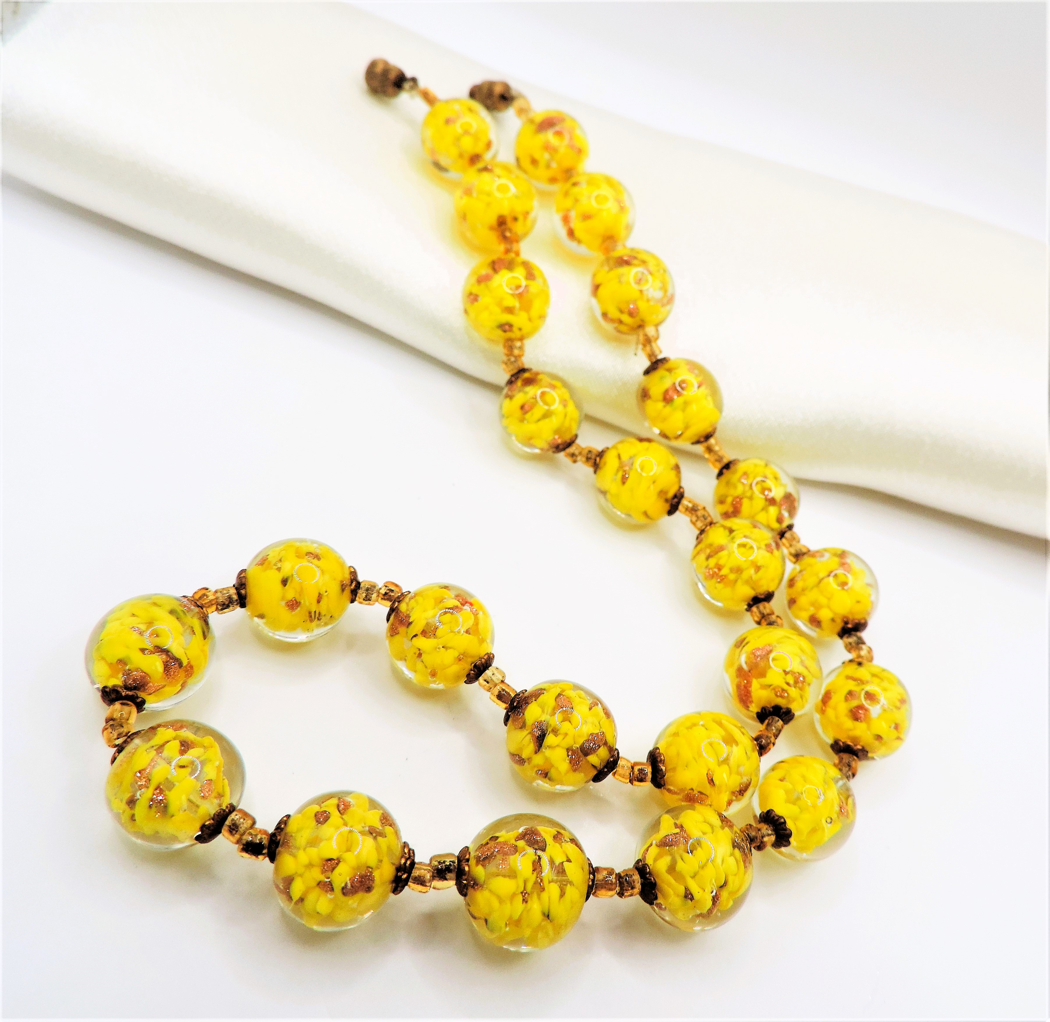 Vintage Murano Glass Bead Necklace With Gold Aventurine - Image 2 of 3