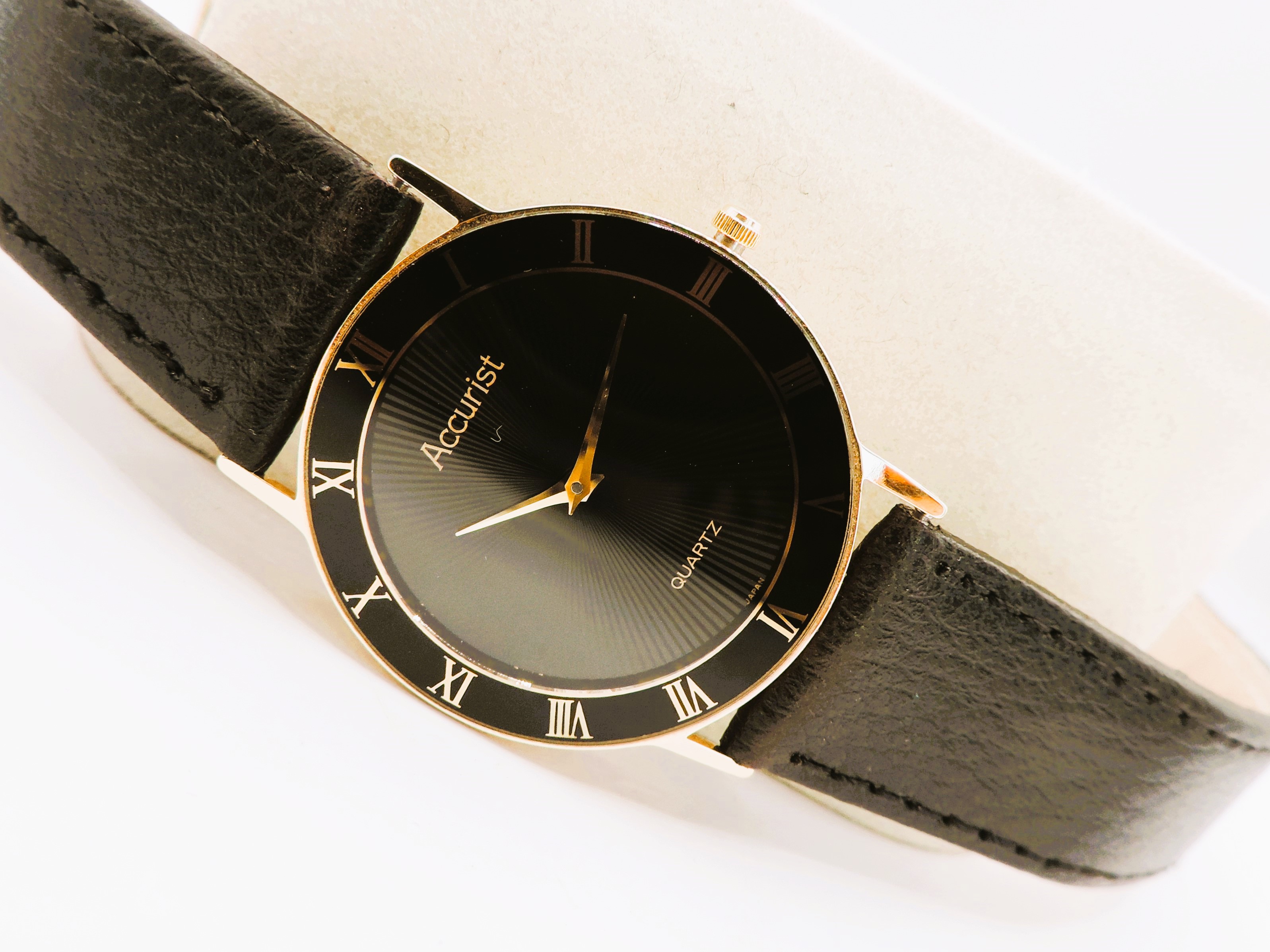 Accurist Slim Watch #137000 Gold Plated Leather Strap Original Box New Battery Working - Image 7 of 8