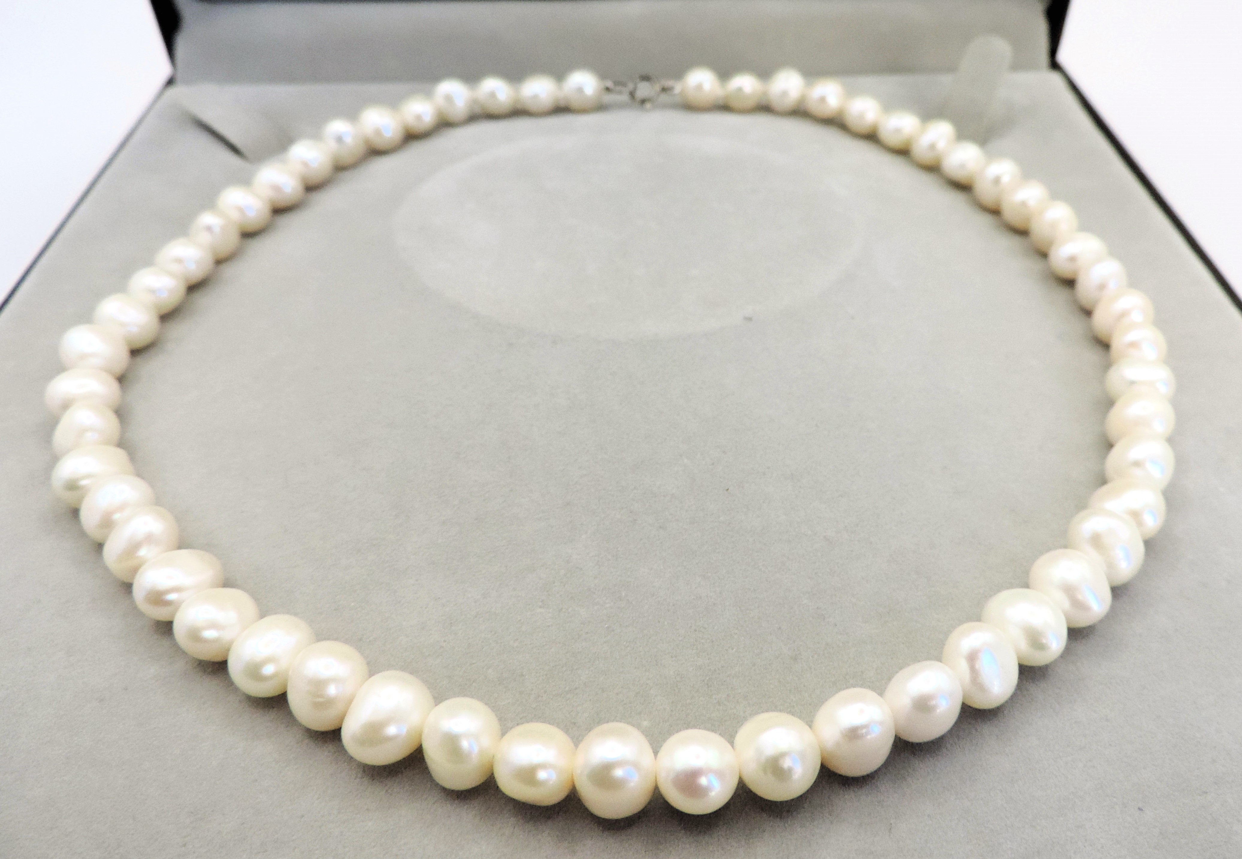 Cultured Pearl Necklace Silver Clasp New With Gift Box - Image 4 of 4