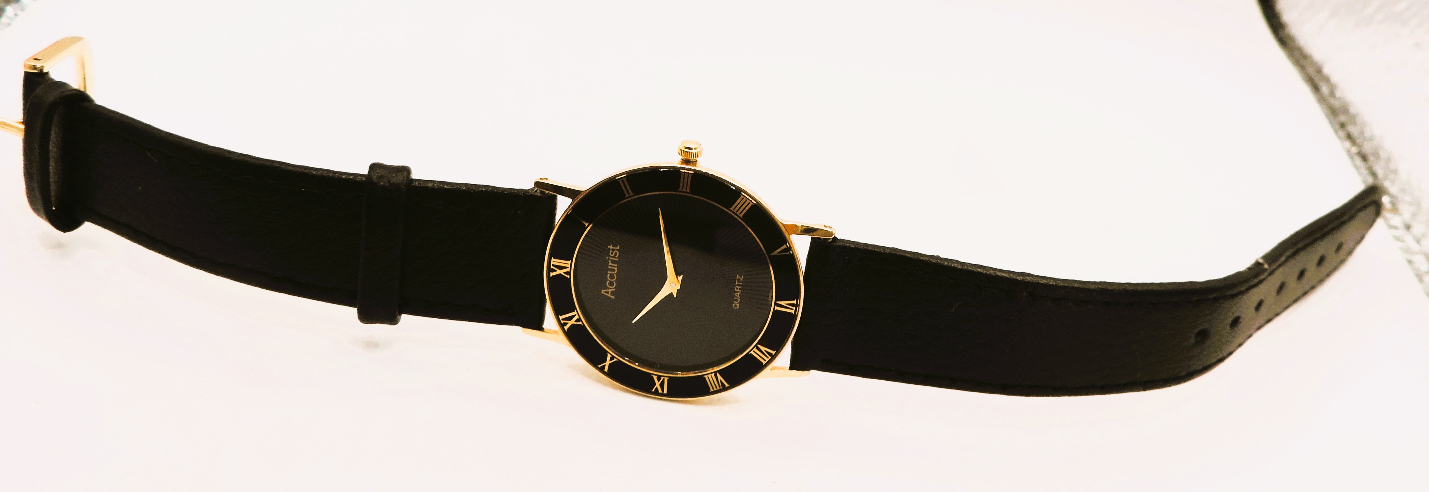 Accurist Slim Watch #137000 Gold Plated Leather Strap Original Box New Battery Working - Image 3 of 8