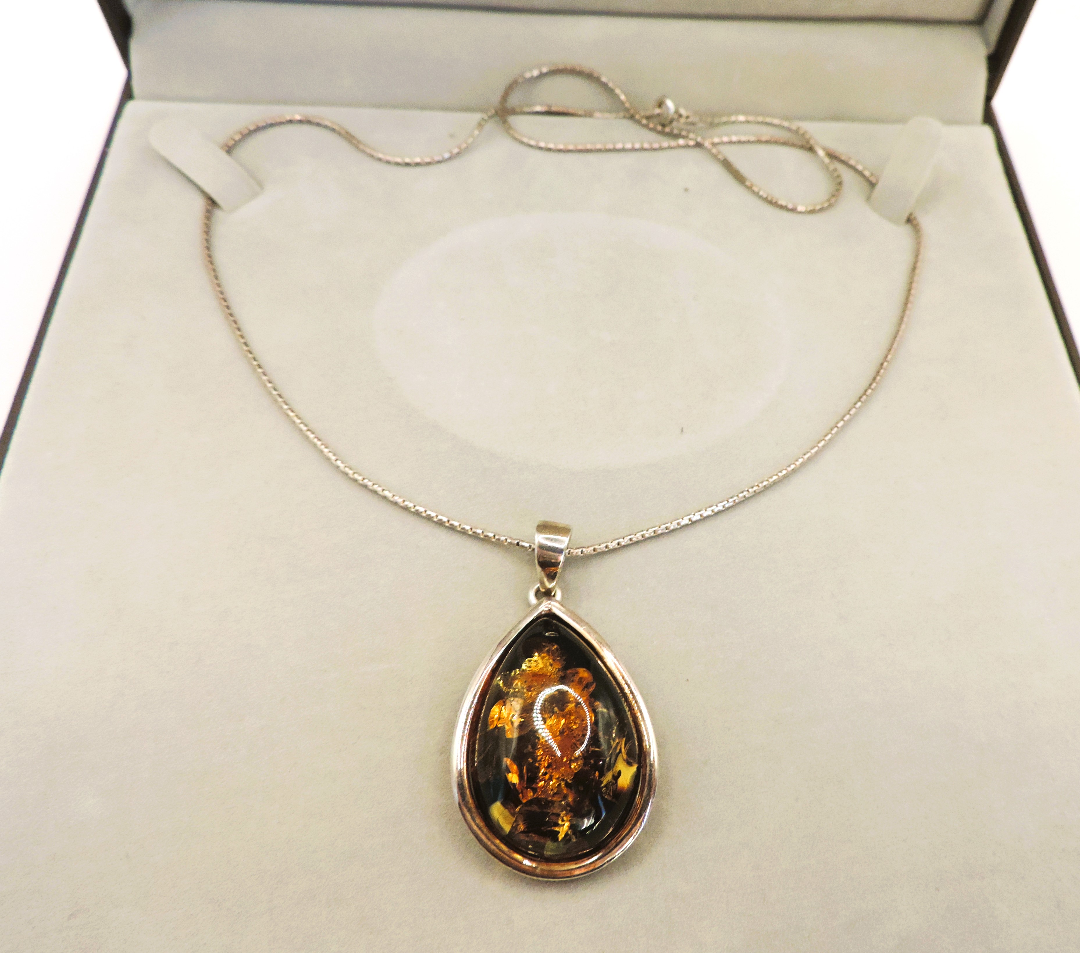 Sterling Silver Chunky Baltic Amber Pendant Necklace - Image 2 of 2