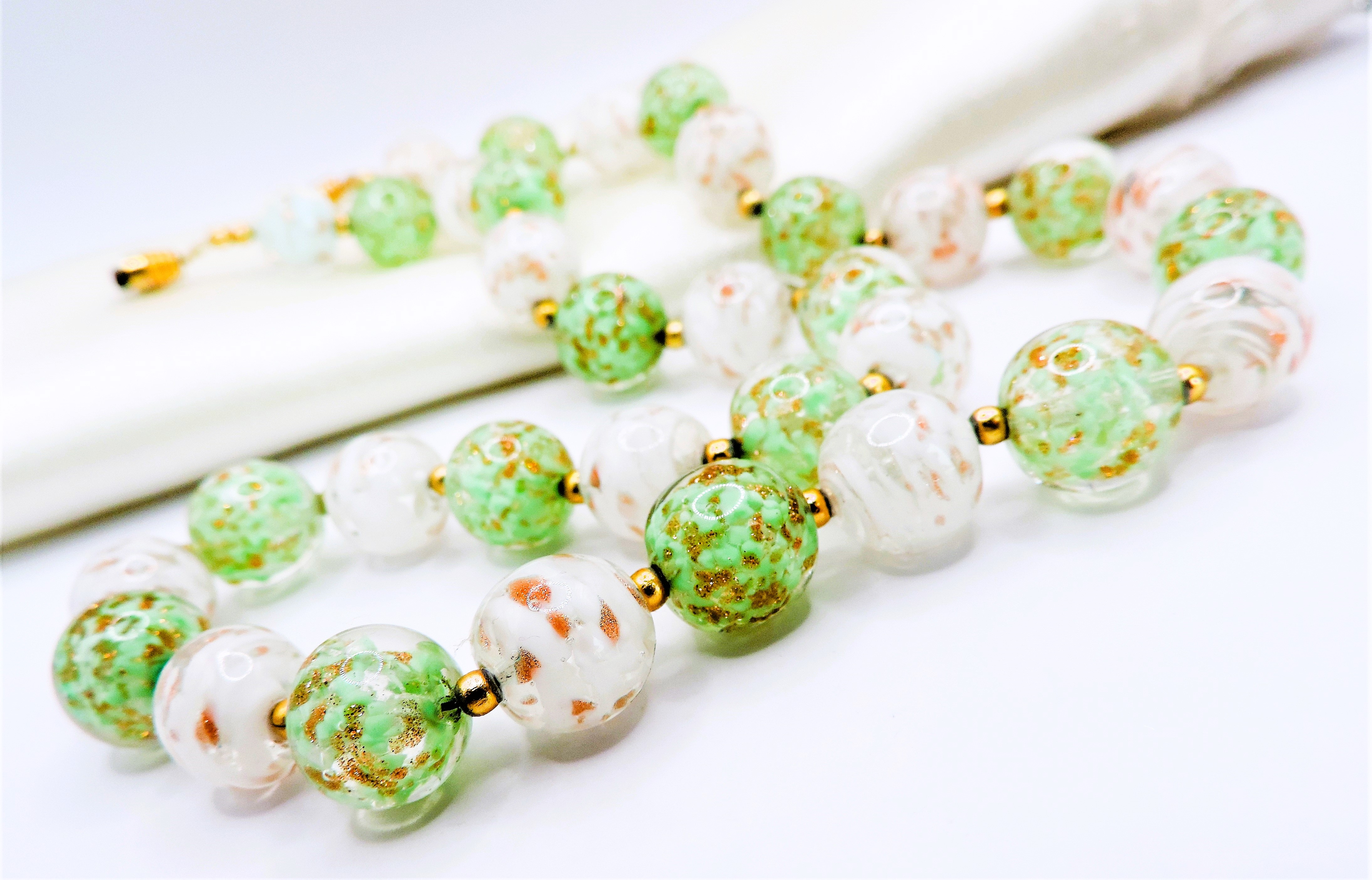 Murano Glass Necklace Green & White Beads with Gold Aventurine - Image 2 of 3