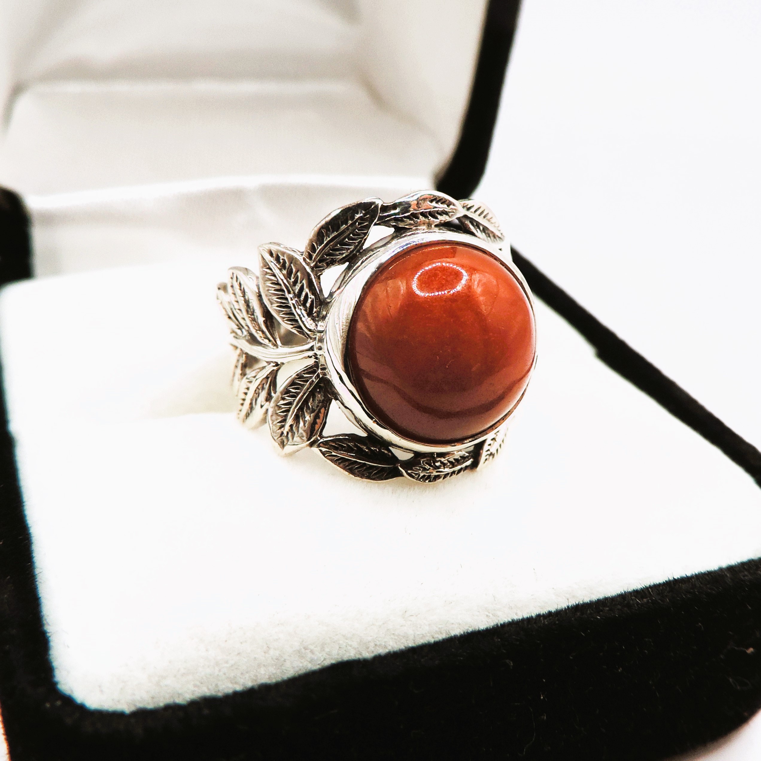 Sterling Silver Cabochon Red Jade Ring New With Gift Pouch - Image 3 of 4