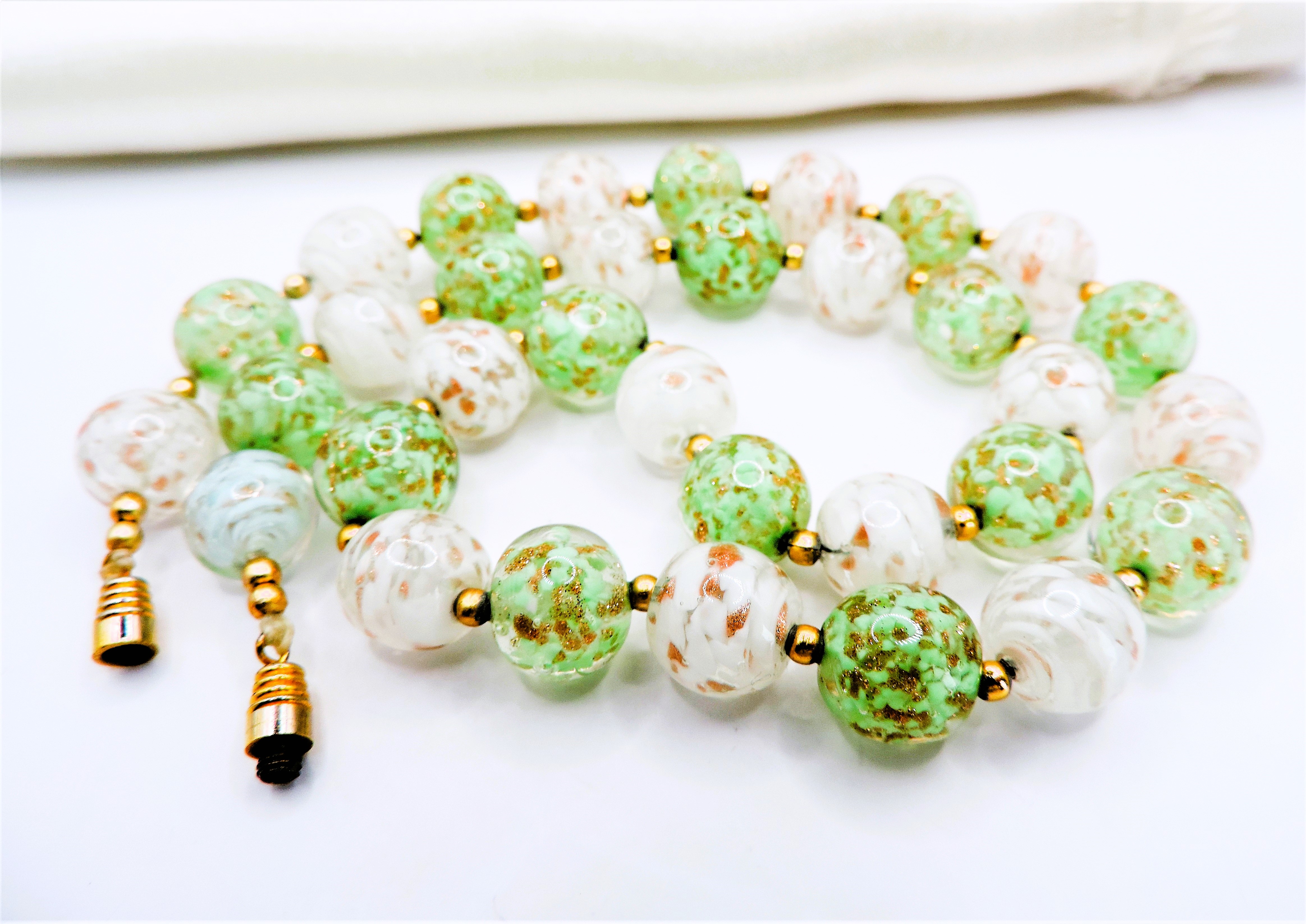 Murano Glass Necklace Green & White Beads with Gold Aventurine - Image 3 of 3