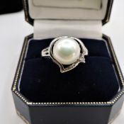 Sterling Silver Cultured Pearl & Diamond Ring New with Gift Pouch