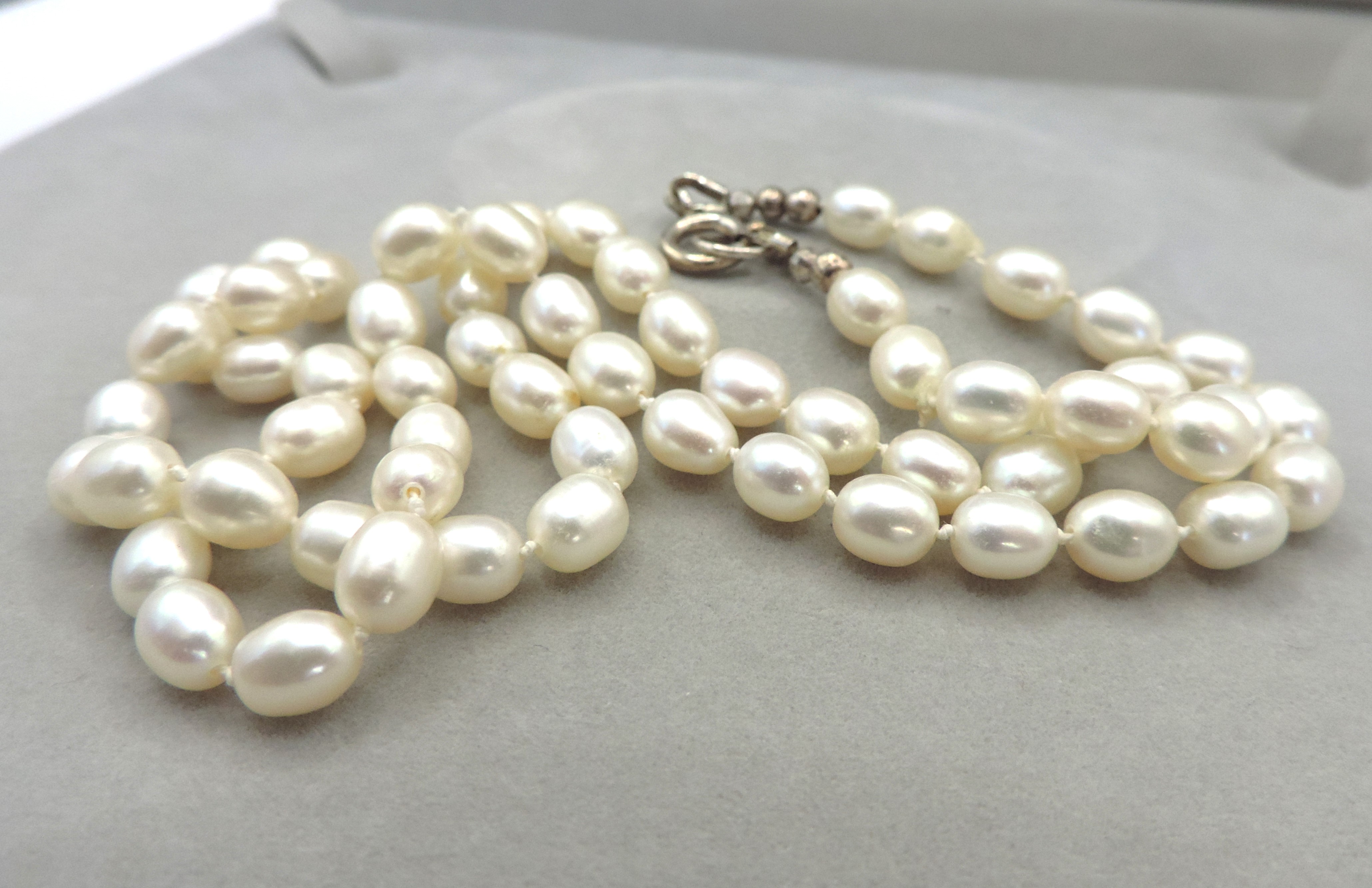 Cultured Pearl Necklace 6mm Oval Pearls Silver Clasp with Gift Pouch - Image 4 of 4